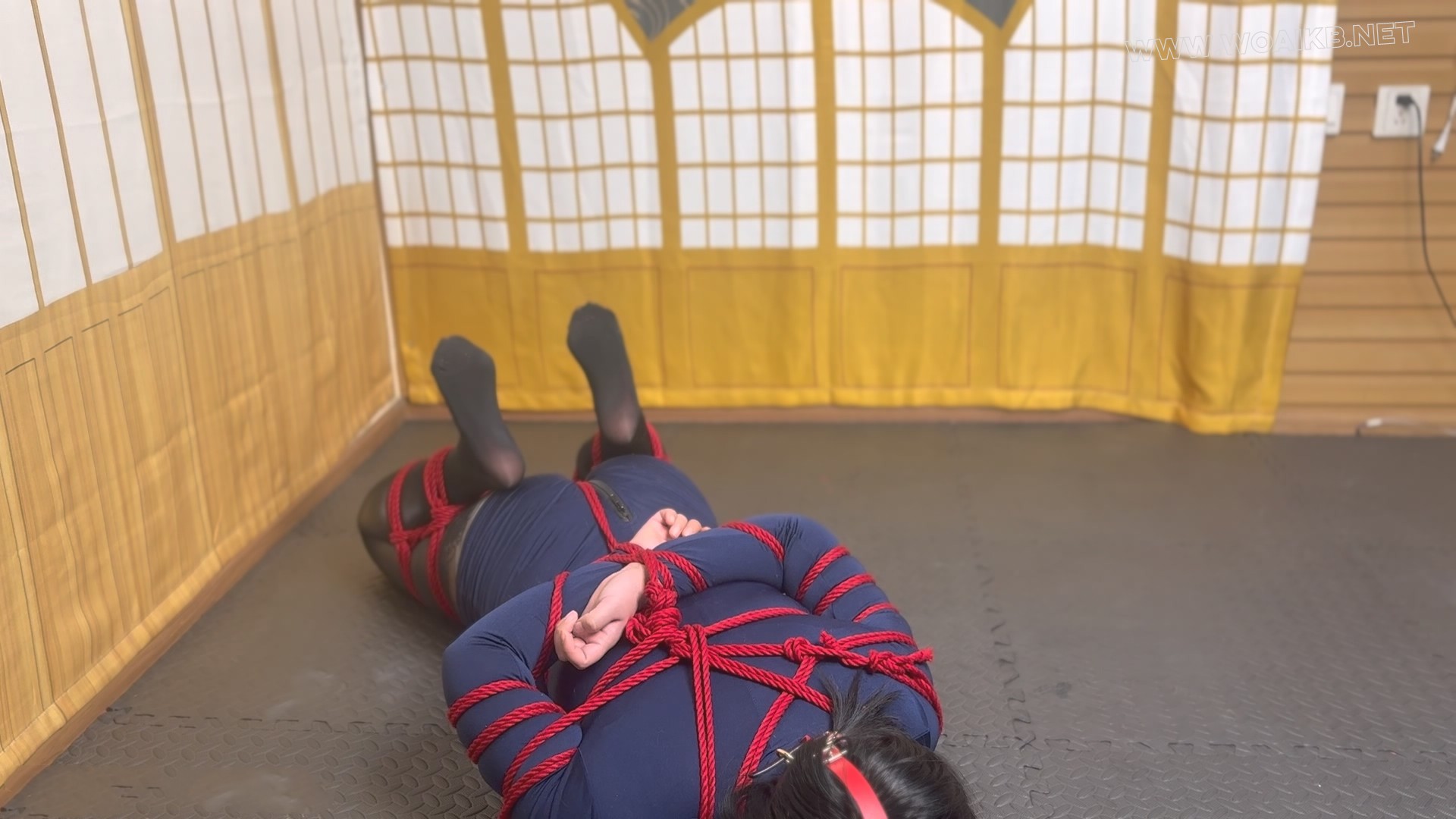 小美.......无内强制三种姿势捆绑 秒潮神器失控模式 TJ到崩溃 预览图