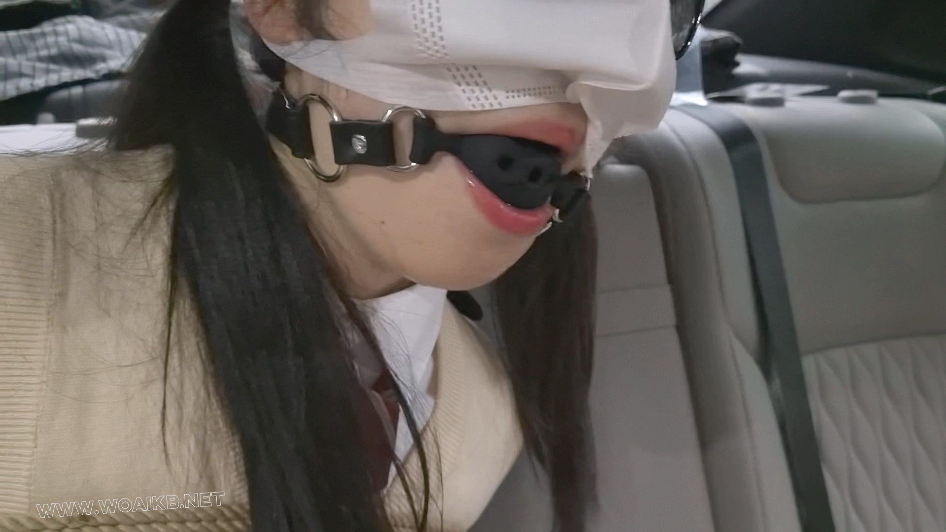 【麻衣学姐历险记】 学姐是个对粉丝有应必求的主播 专门拍摄一些比较吸引眼球的挑... 预览图