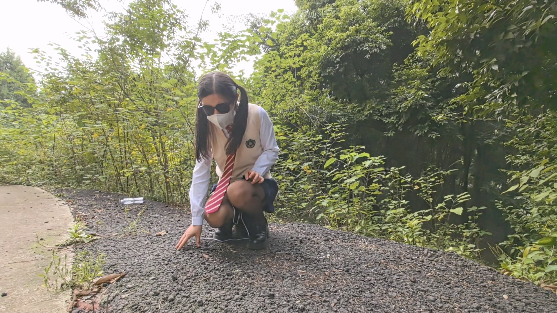 【麻衣学姐历险记】 学姐是个对粉丝有应必求的主播 专门拍摄一些比较吸引眼球的挑... 预览图