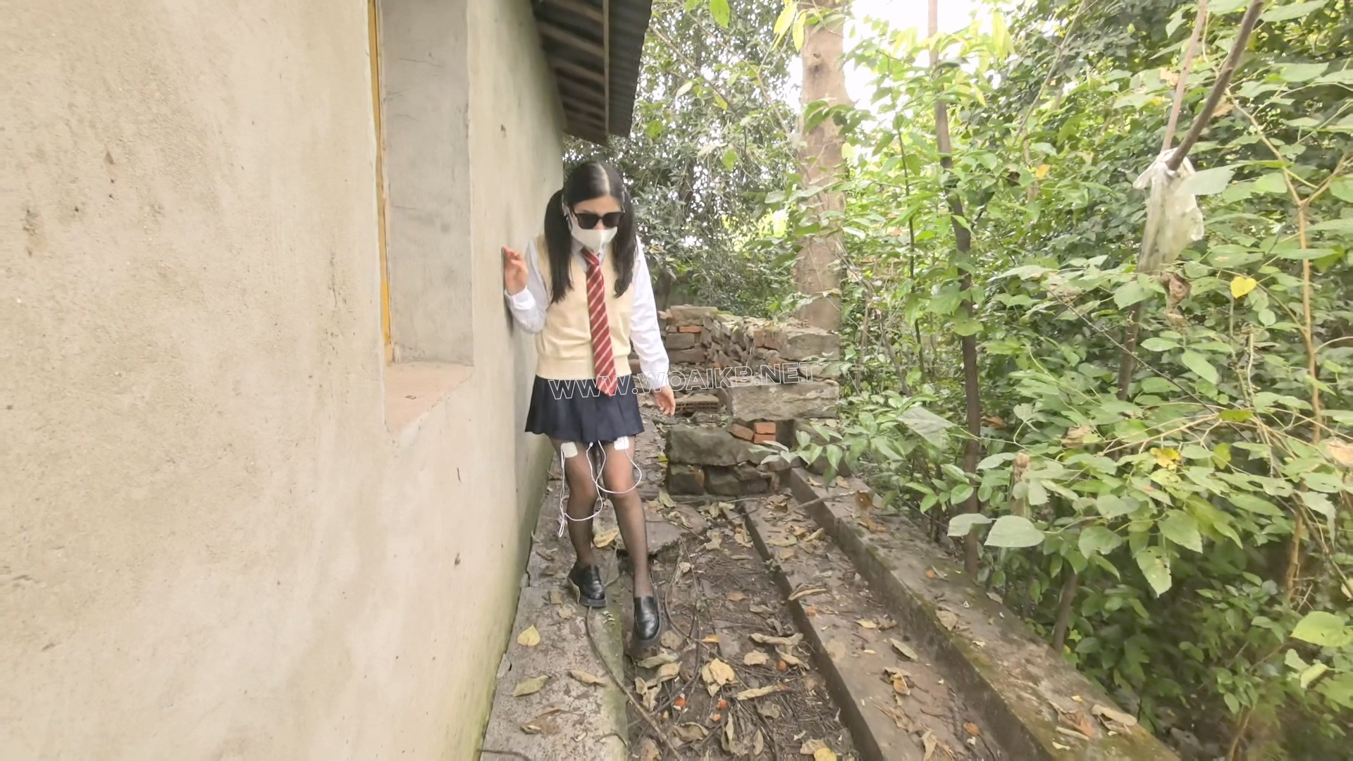 【麻衣学姐历险记】 学姐是个对粉丝有应必求的主播 专门拍摄一些比较吸引眼球的挑... 预览图