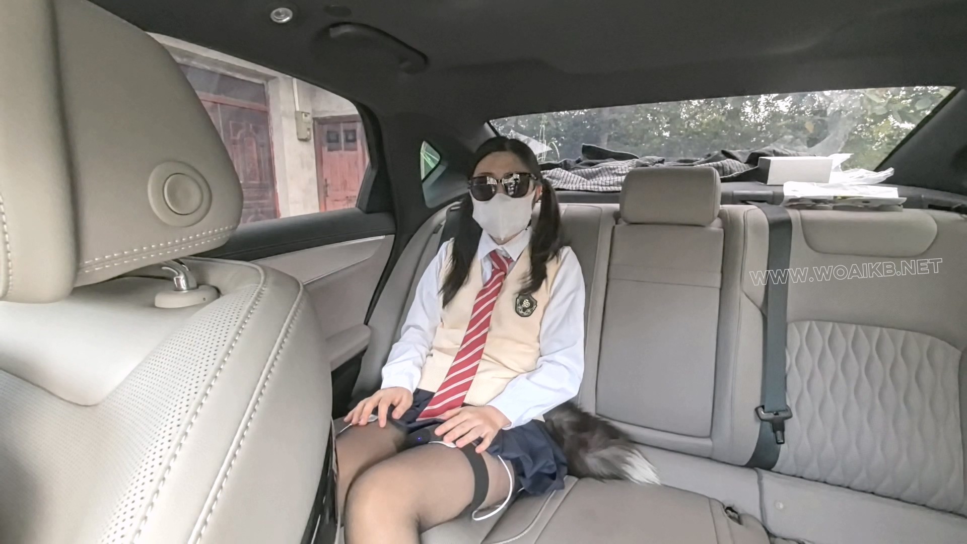 【麻衣学姐历险记】 学姐是个对粉丝有应必求的主播 专门拍摄一些比较吸引眼球的挑... 预览图