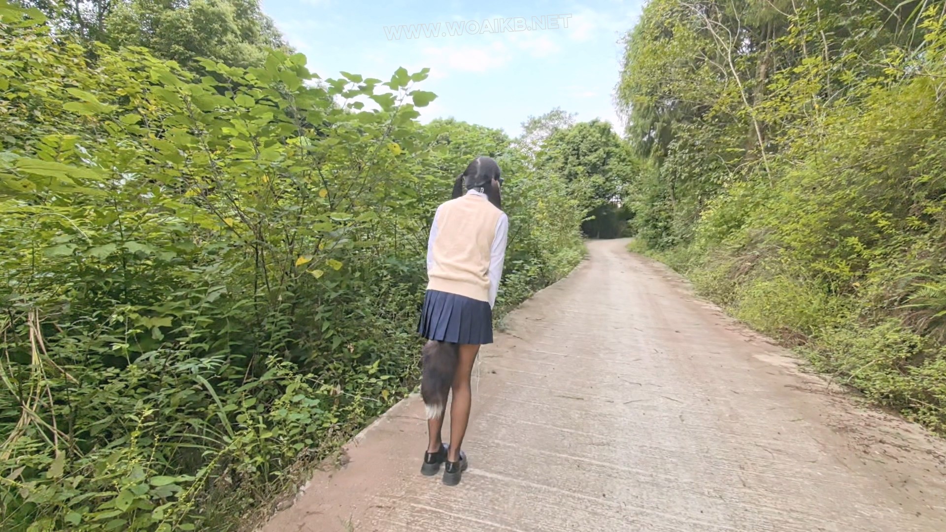【麻衣学姐历险记】 学姐是个对粉丝有应必求的主播 专门拍摄一些比较吸引眼球的挑... 预览图