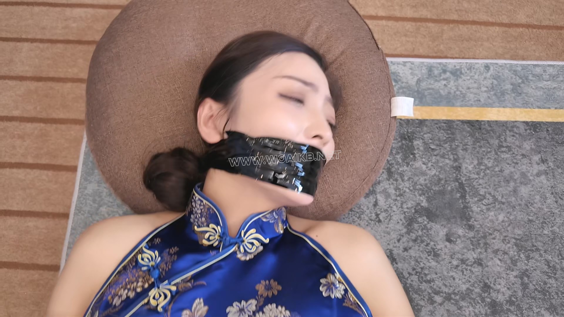 定拍绑架之佳佳蓝旗袍 预览图
