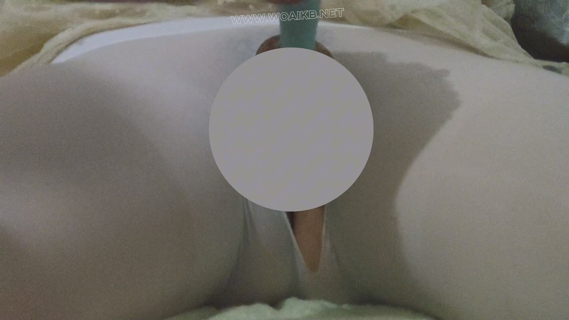 日常品尝雪糕 无内 真空 边摸白丝腿边抚摸下面 最后绑在健身椅上QG 预览图