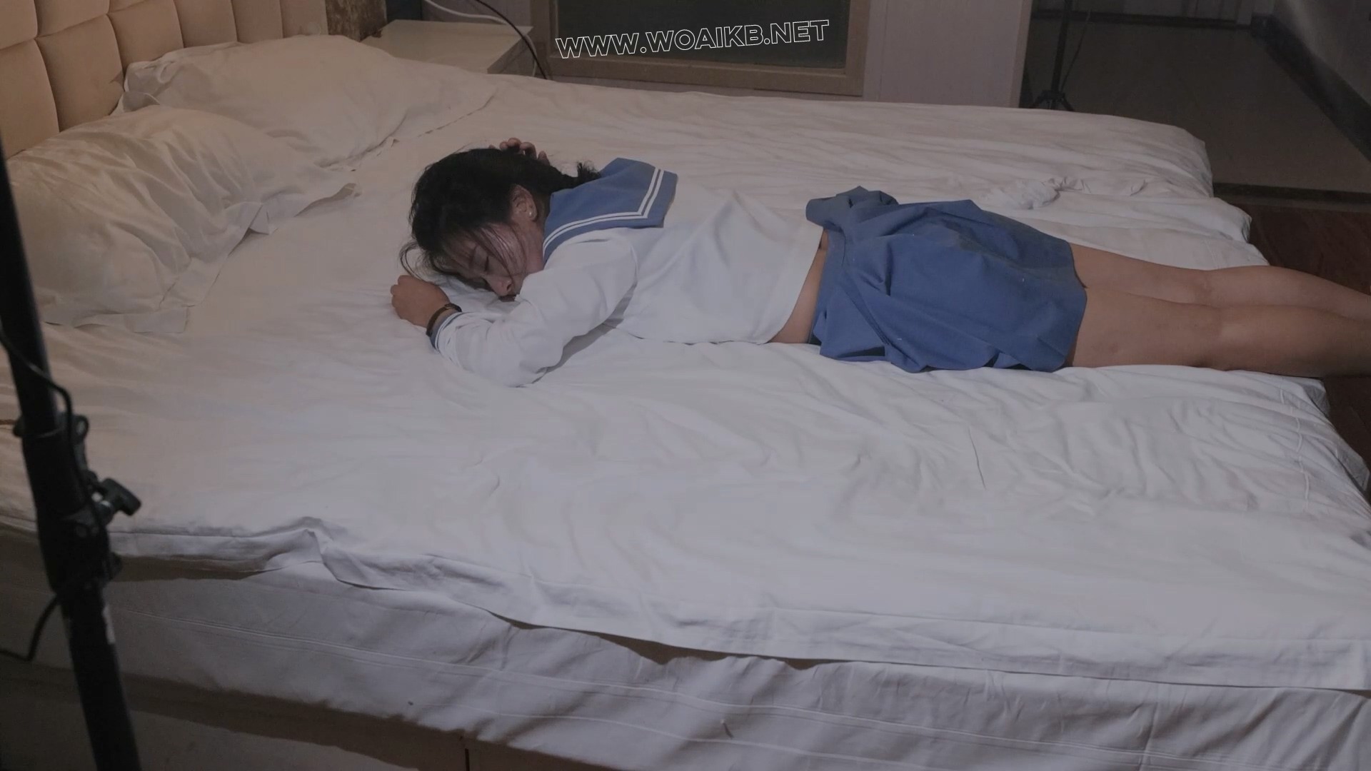穿的妹子jk 被丝袜堵住强力tk挠挠痒 预览图