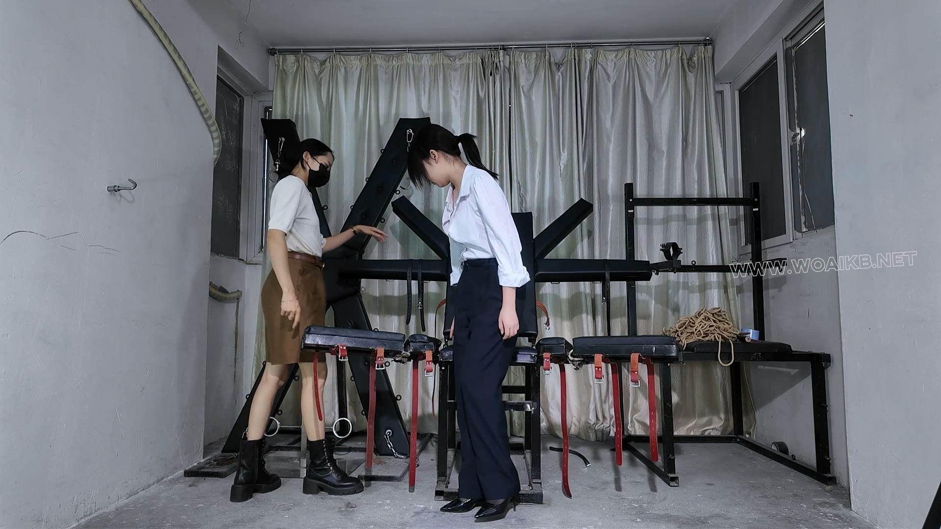 女秘书面试开腿刑椅上脱衣内空黑丝棒棒跳D刺激强G！狂捞腋下与黑丝脚心！ 《秘书面... 预览图