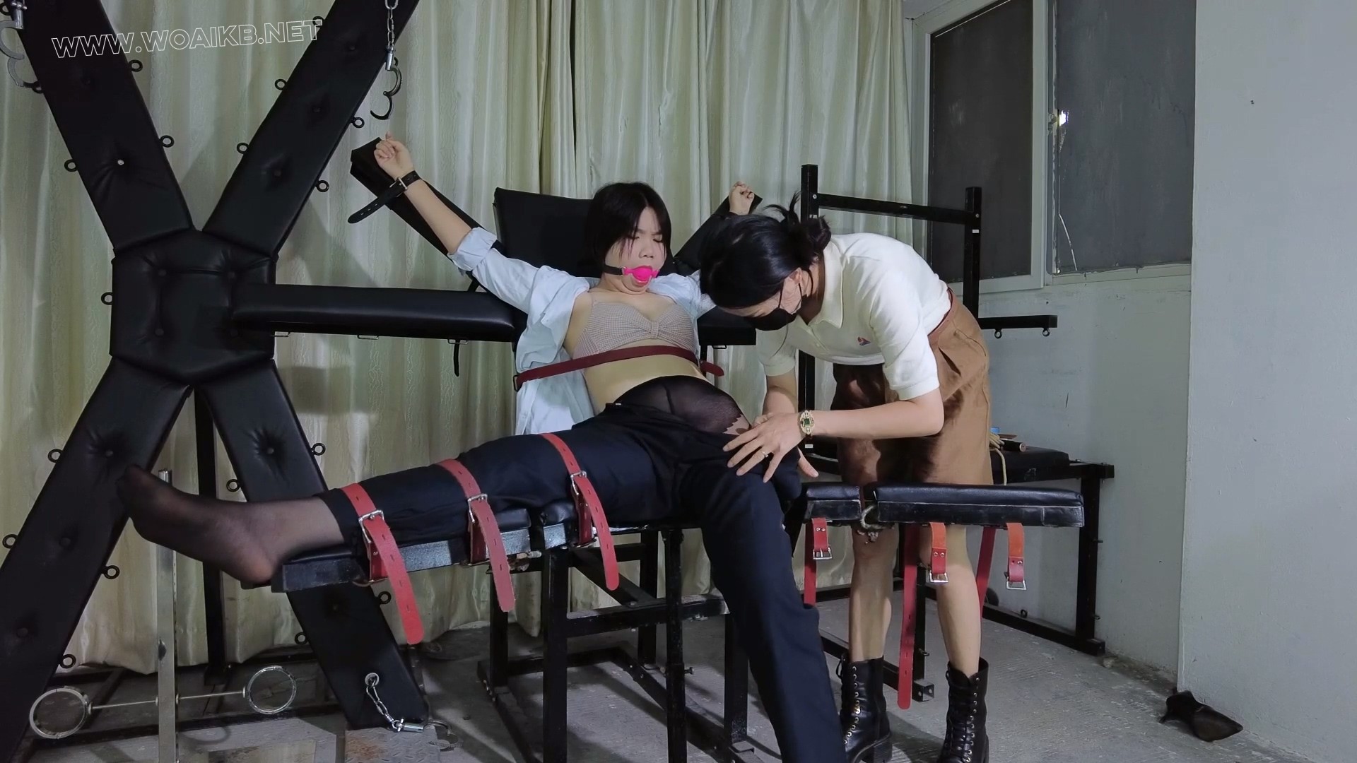 女秘书面试开腿刑椅上脱衣内空黑丝棒棒跳D刺激强G！狂捞腋下与黑丝脚心！ 《秘书面... 预览图