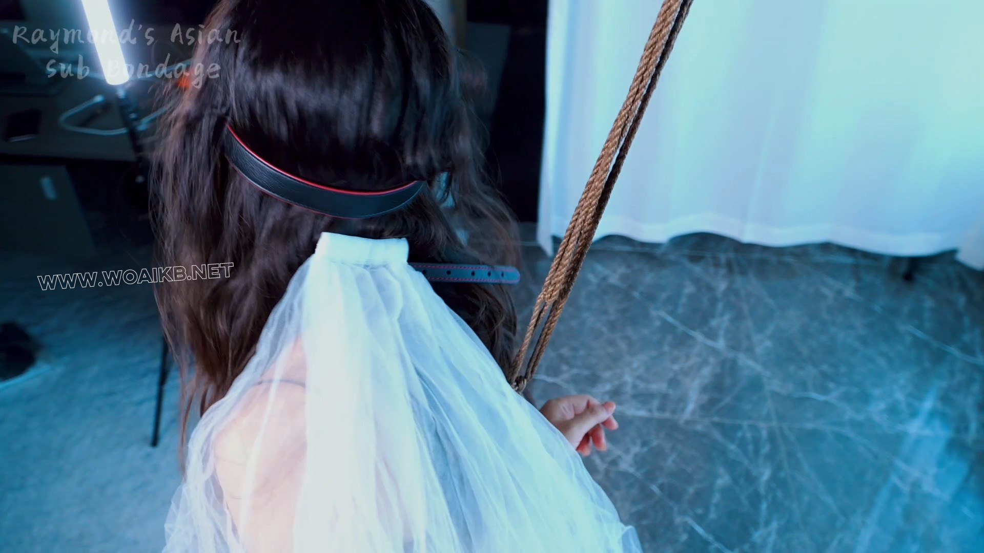 被胁迫的准新娘（第一集）：独自来拍婚纱照的准新娘被摄影师迷晕捆绑，逃跑被发现... 预览图