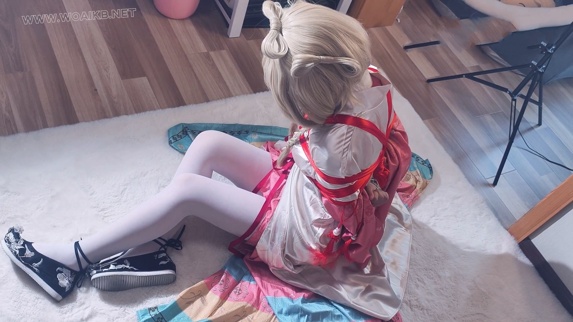 【重返未来1999 【苏芙比】 汉服cos】红色丝绸紧缚 挣扎 棒棒强制高潮 羞辱 预览图