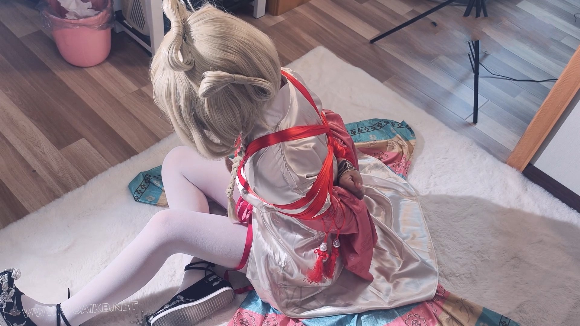 【重返未来1999 【苏芙比】 汉服cos】红色丝绸紧缚 挣扎 棒棒强制高潮 羞辱 预览图