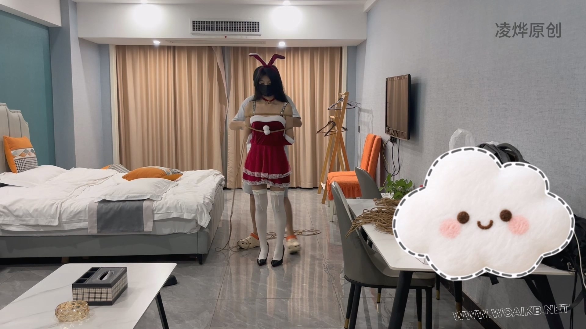 新模瑶瑶体验(圣诞礼服+白色长筒袜+高跟+捆绑+挣扎） 预览图