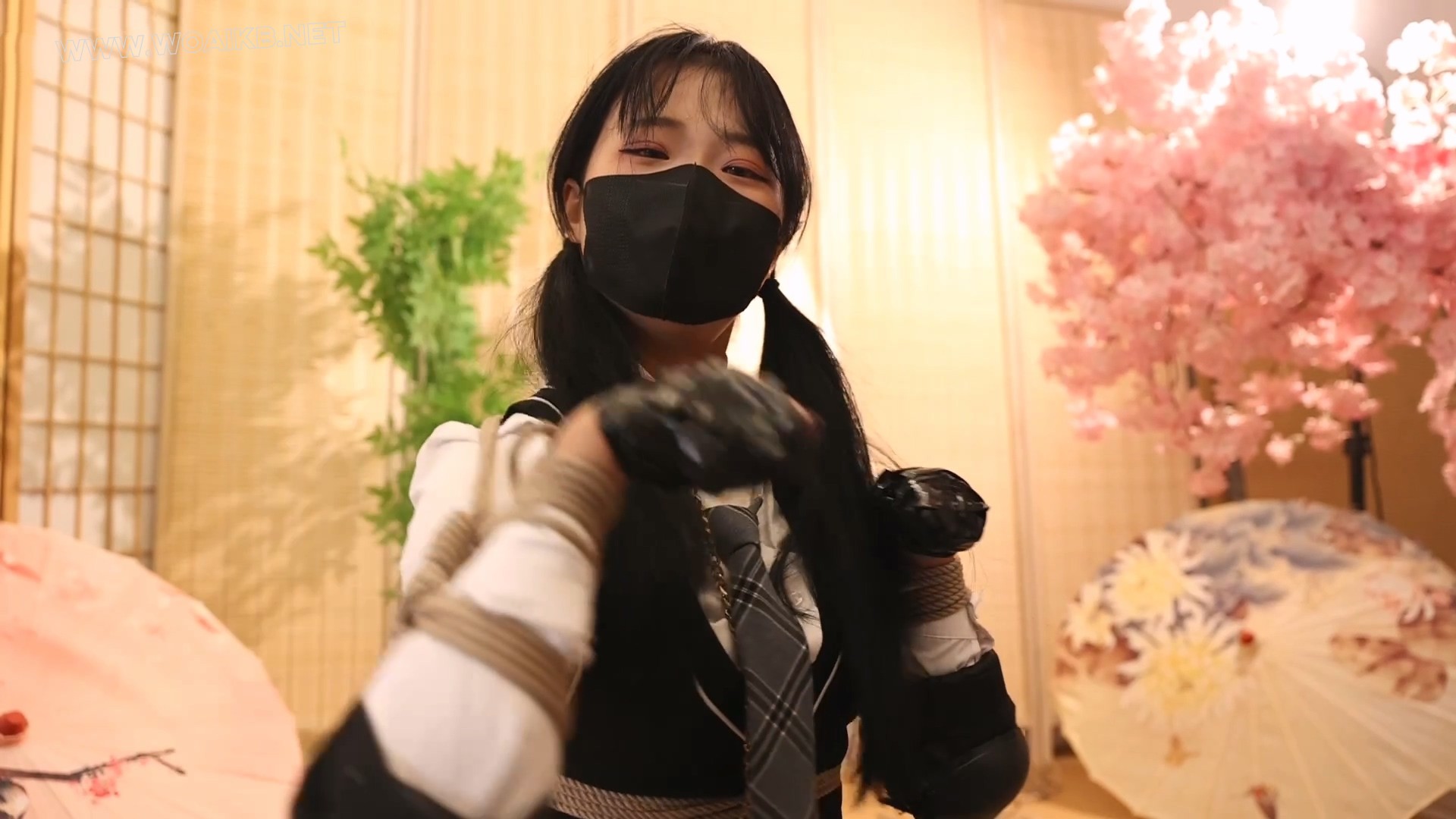 双马尾精致少女北北的犬缚调教，少女犬奴听从主人的指令。 预览图