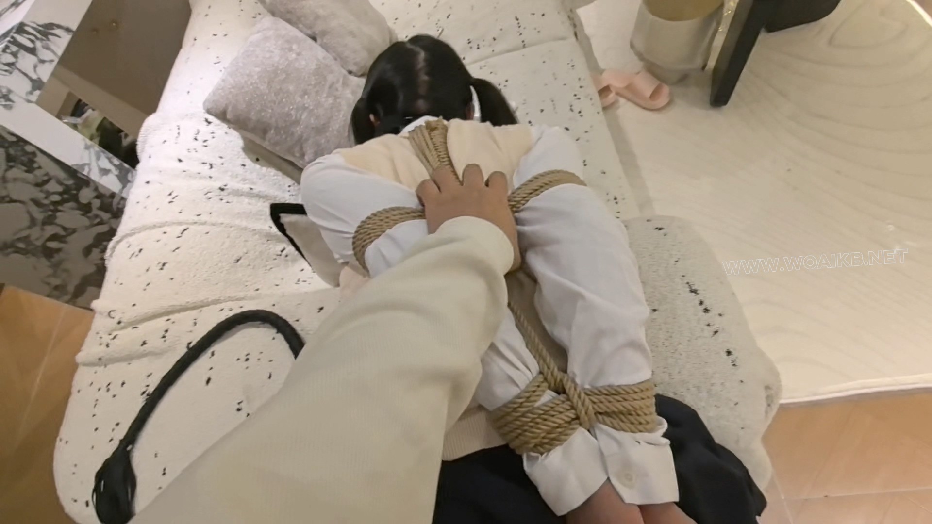 【麻衣学姐历险记】欧式直臂 SP 抽B虐Y 大号口球释放口水 后入QJ 双层zentai＋双层... 预览图