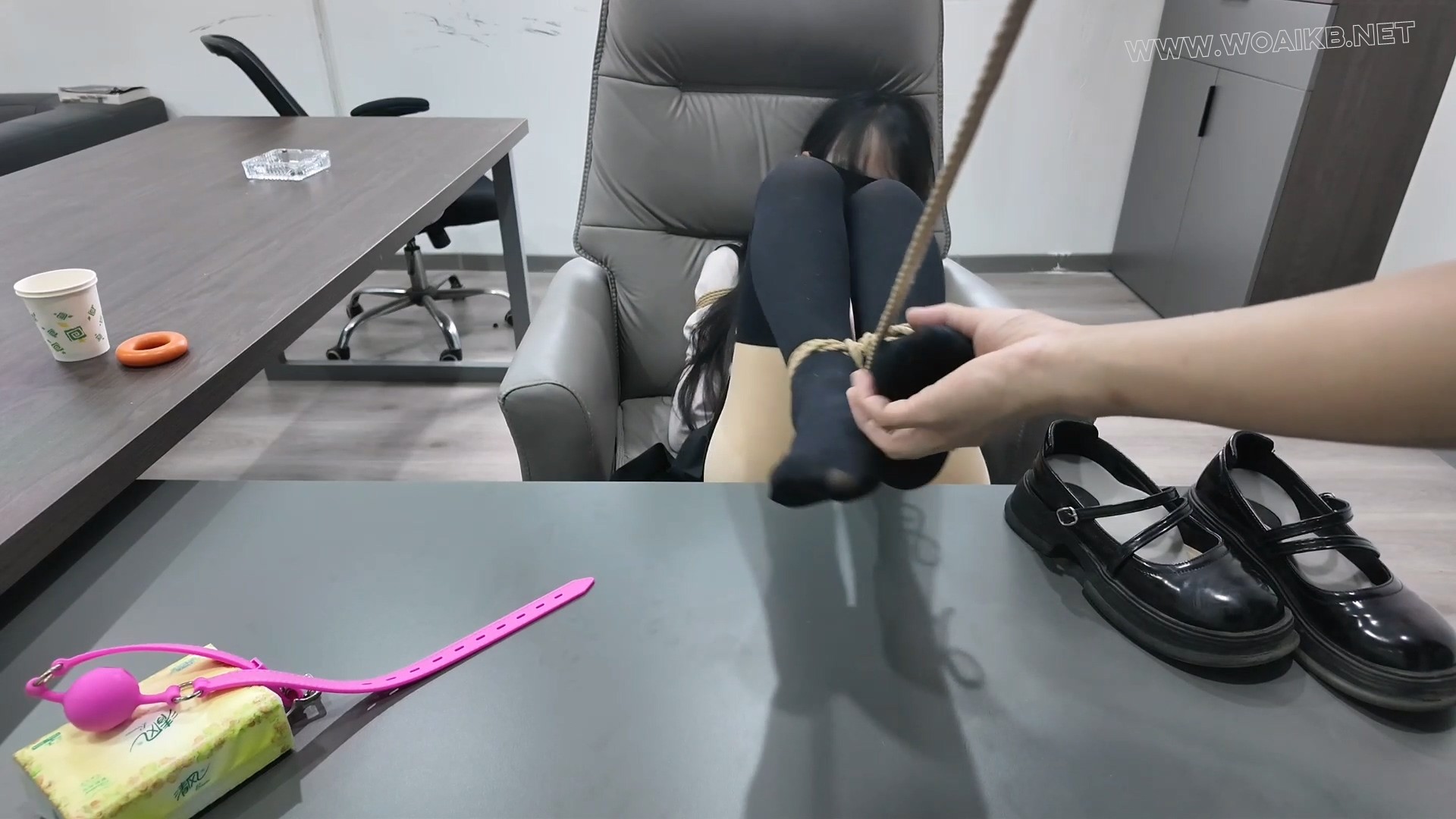 办公室绑架小美女挣扎TK 预览图