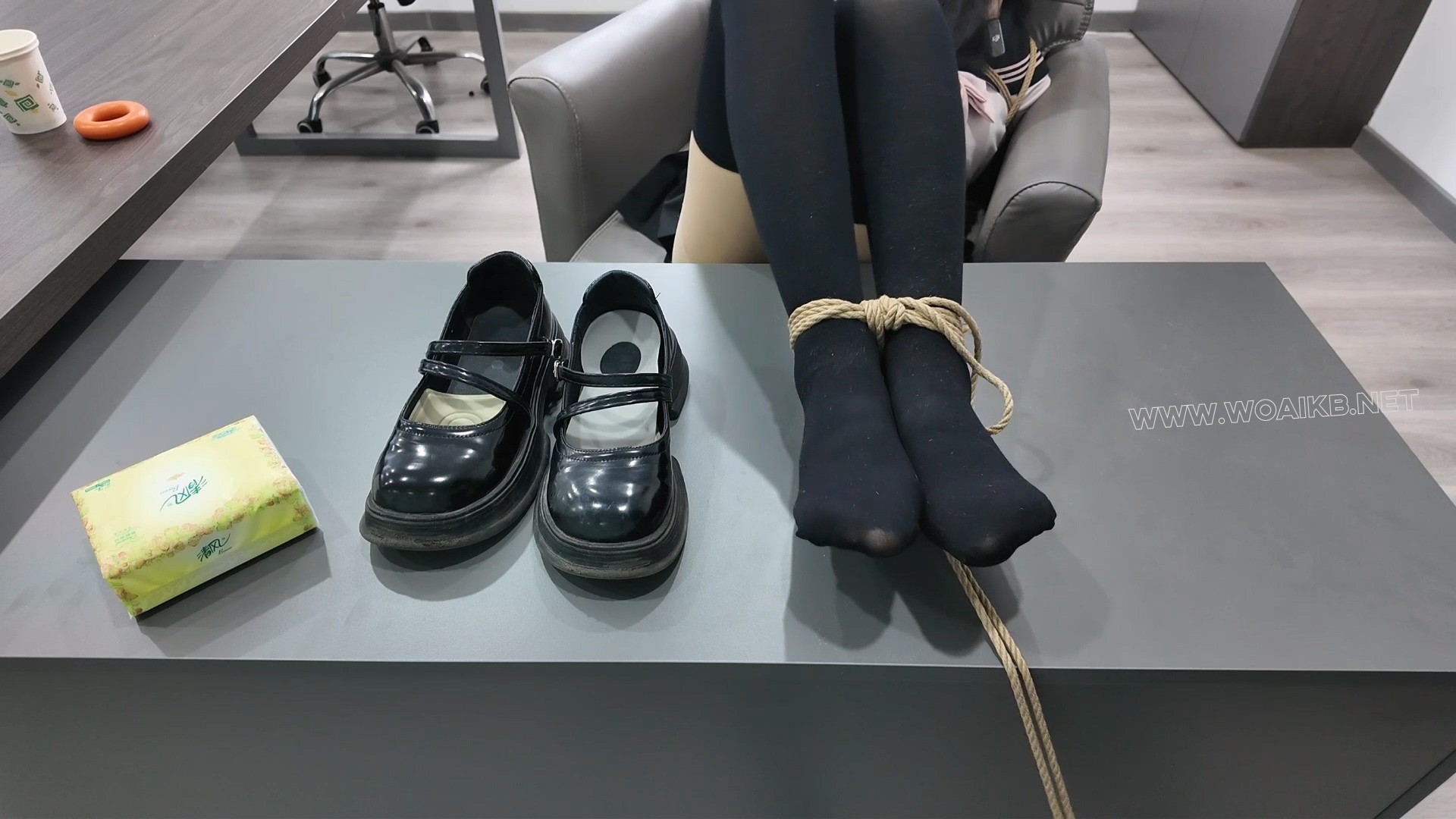 办公室绑架小美女挣扎TK 预览图