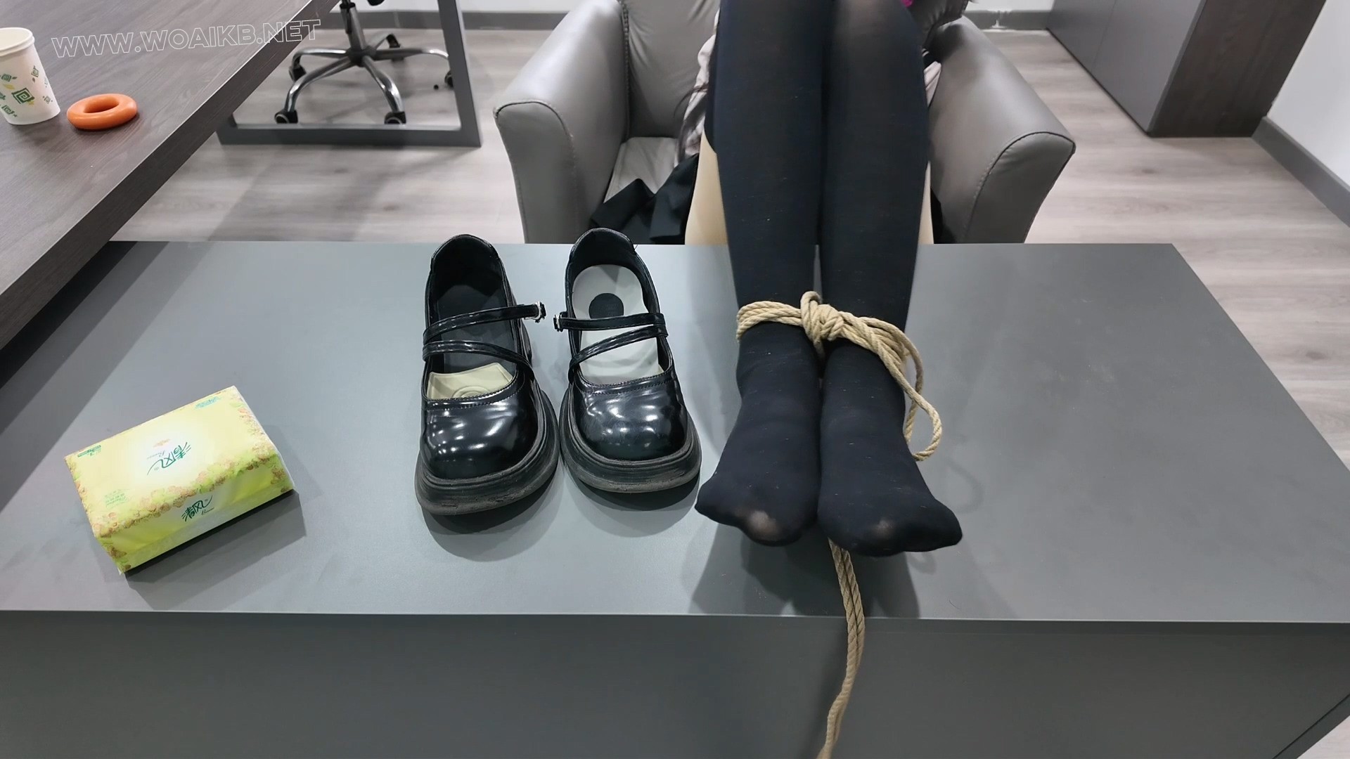 办公室绑架小美女挣扎TK 预览图