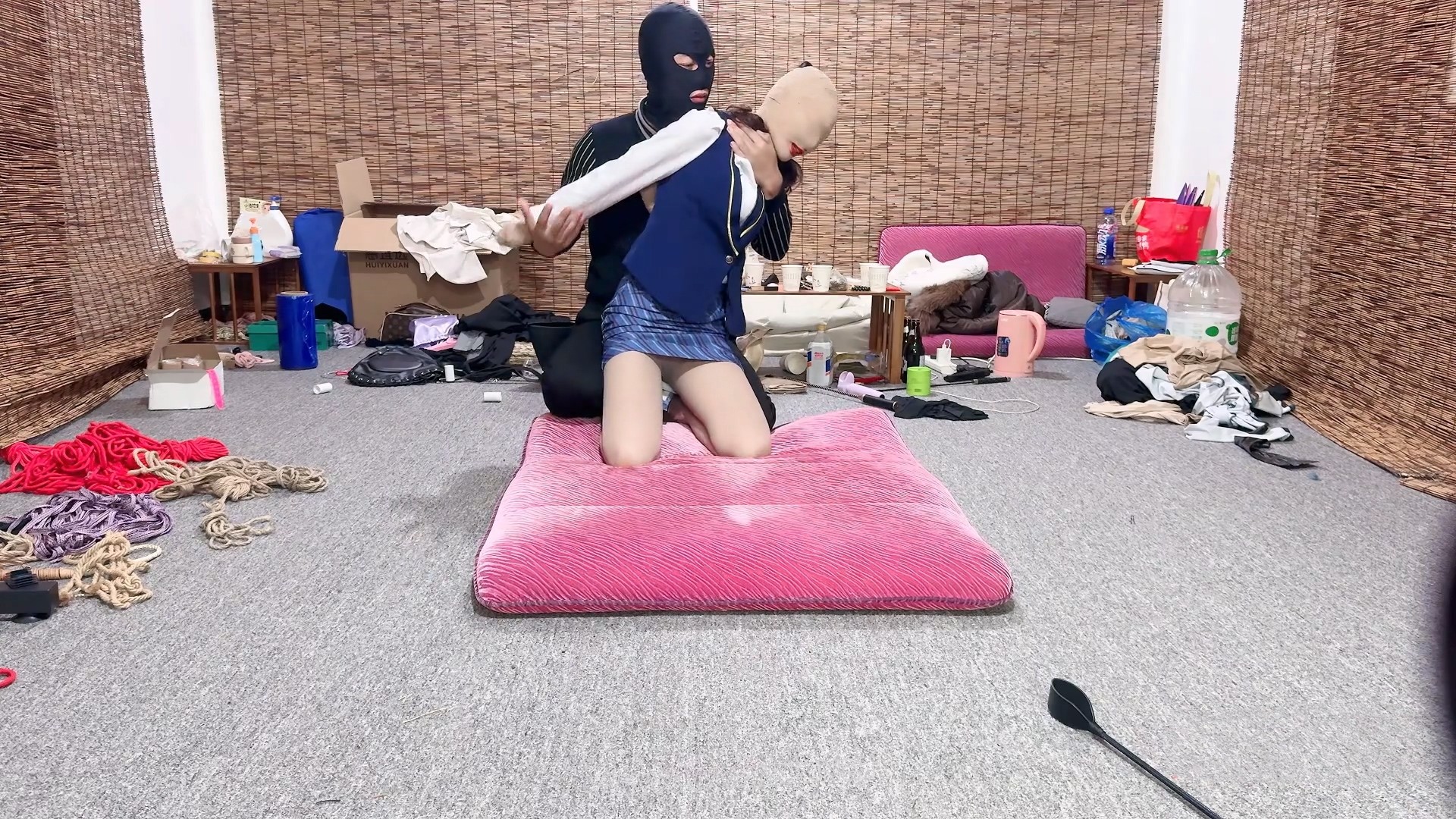 被强制的空姐 预览图