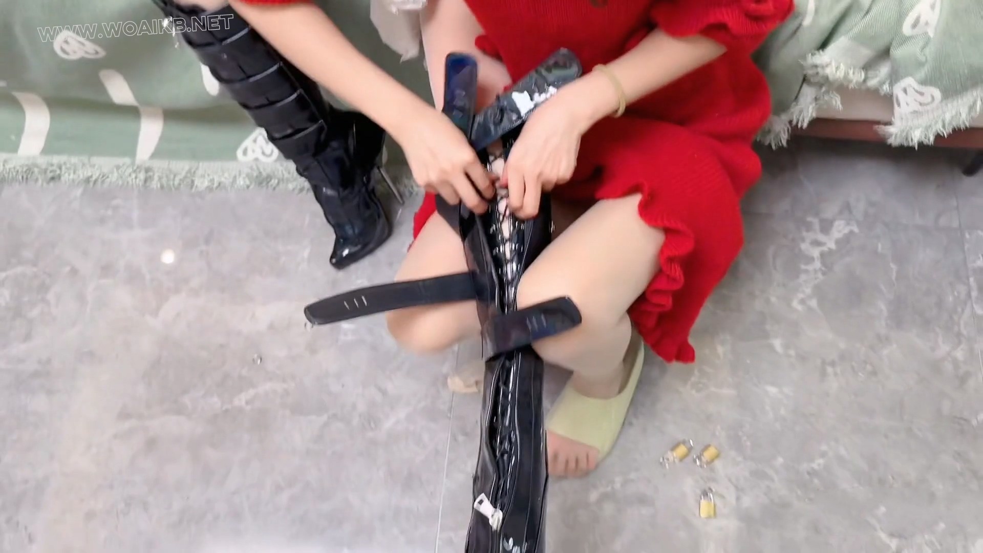 私人定拍-女仆的行走足虐调教（2）【完】 预览图