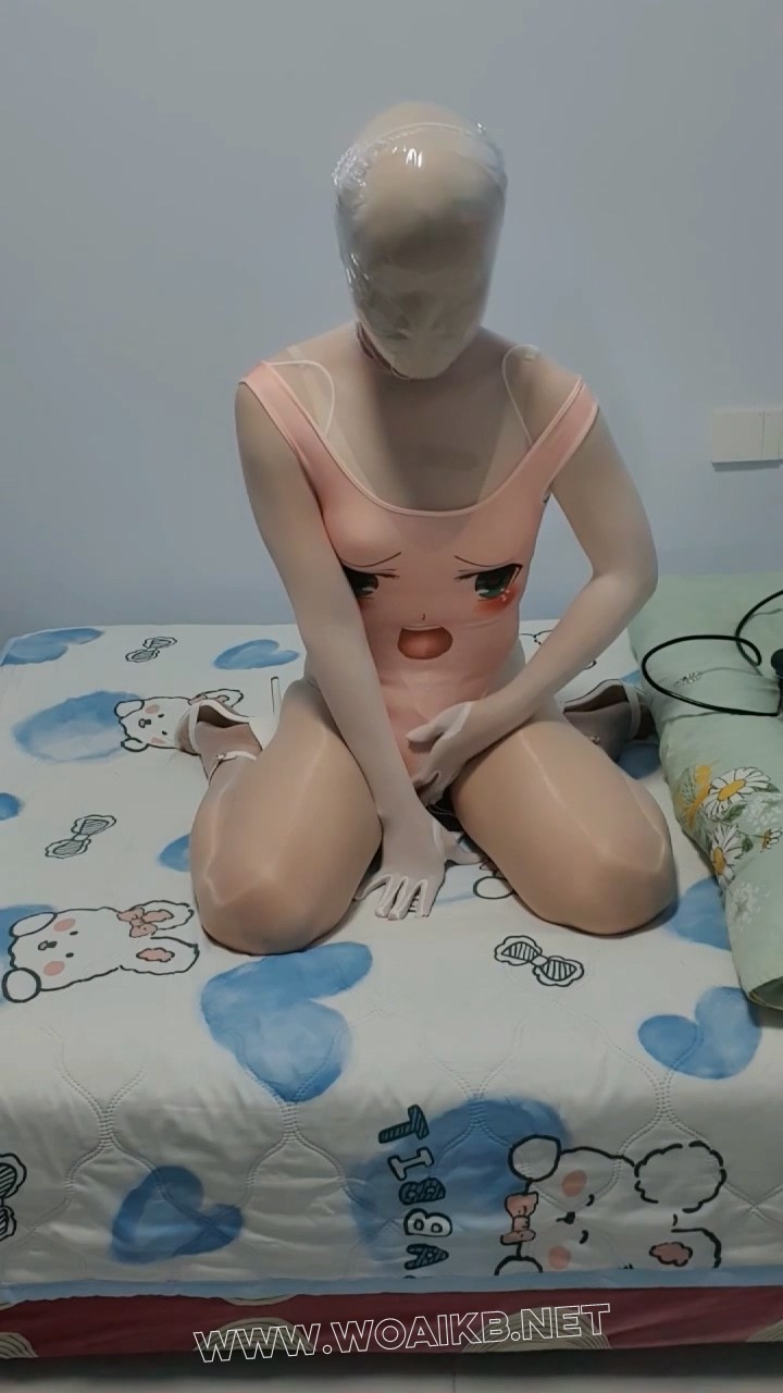 黑色亮皮连衣裙 肤色半包紧身衣 白色半包紧身衣 粉色泳衣 热缩 呼吸 抑制 预览图