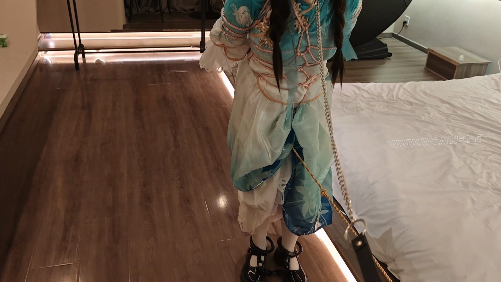 苏苏_西施诗雨江南cos，龟甲镣铐啵啵贝控制，驷马，走绳，浴缸shi身 预览图