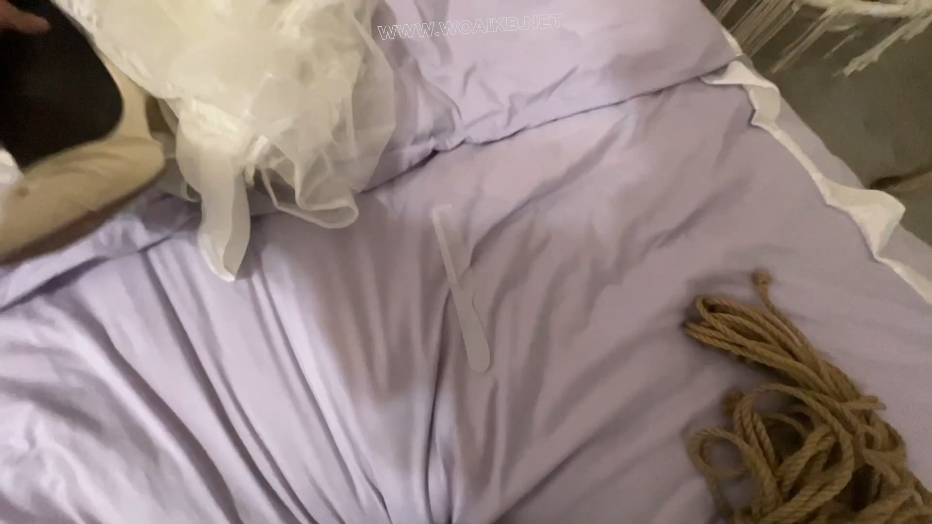 桃花下班回家惨遭保安入室捆绑调教 预览图