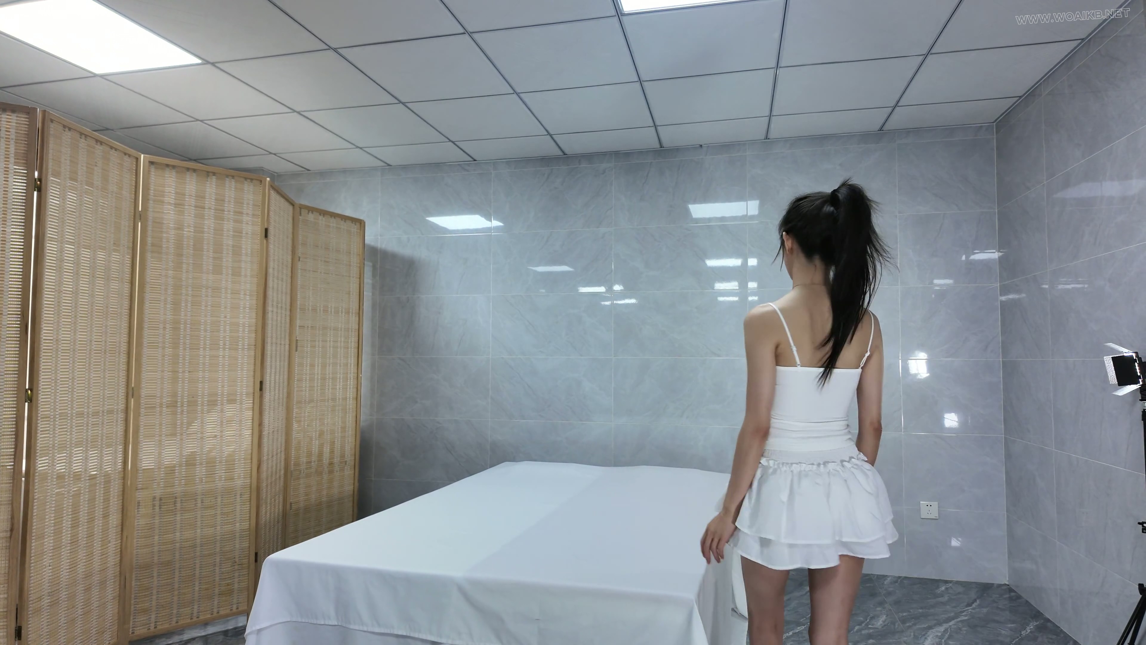 定拍作品 双女点穴定身加tk挠痒白袜，情节很丰富，女生颜值也很高，剧情包含定身穴... 封面图