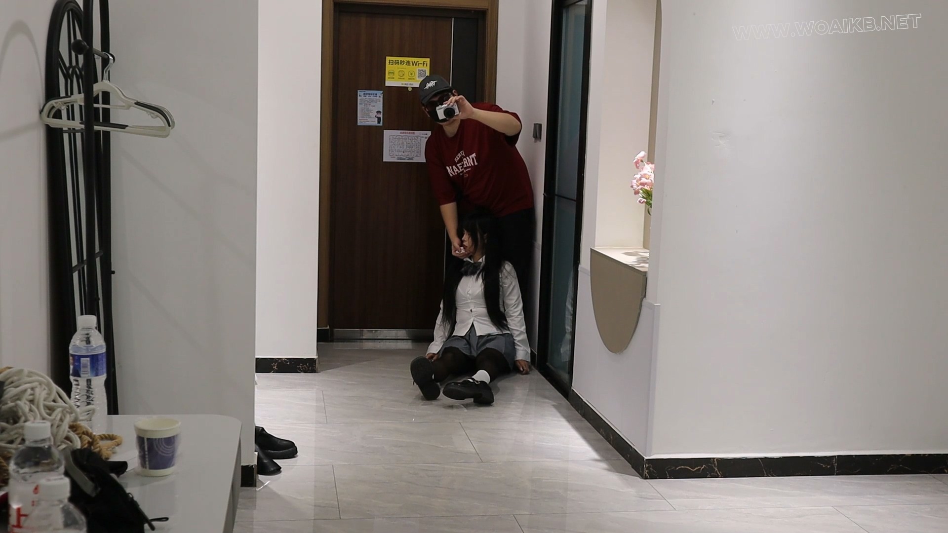《陌生男在302房间的学生姐妹捕获调教》主演驴驴曼妮： 这次他要把这对姐妹全部捕... 预览图