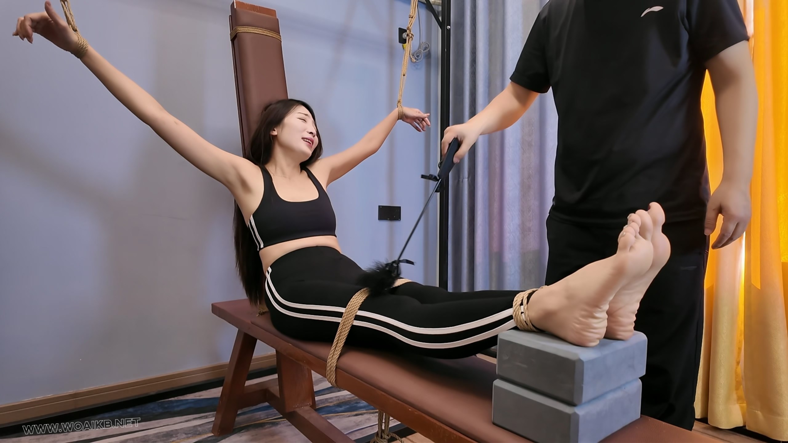 痒刑逼供之佳佳1 预览图