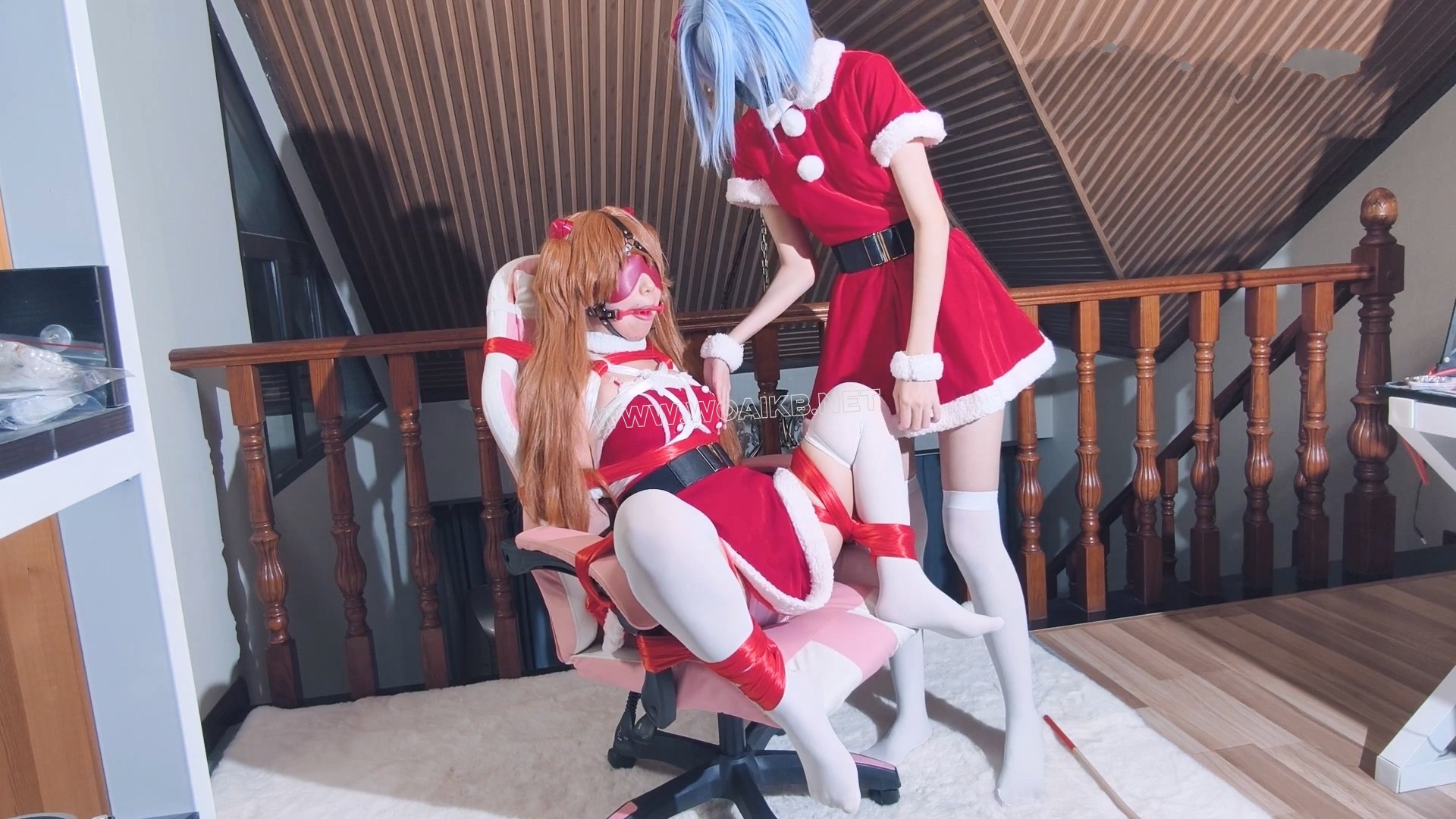 【明日香（妙妙）X绫波丽（咲希）】【剧情字幕】【猥琐摄影诱骗两名coser美女体验... 预览图