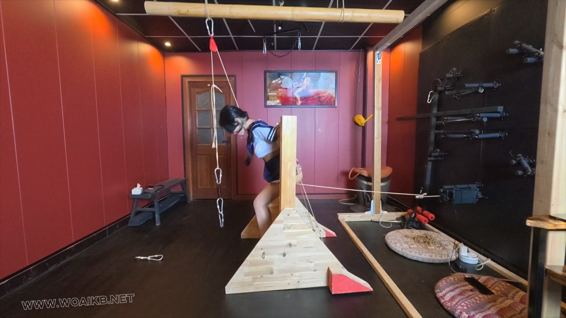 【汤圆】真空袋窒息+固定木质刑架+绳子勒B+滴蜡+Zhen动棒tj+口球流口水 预览图
