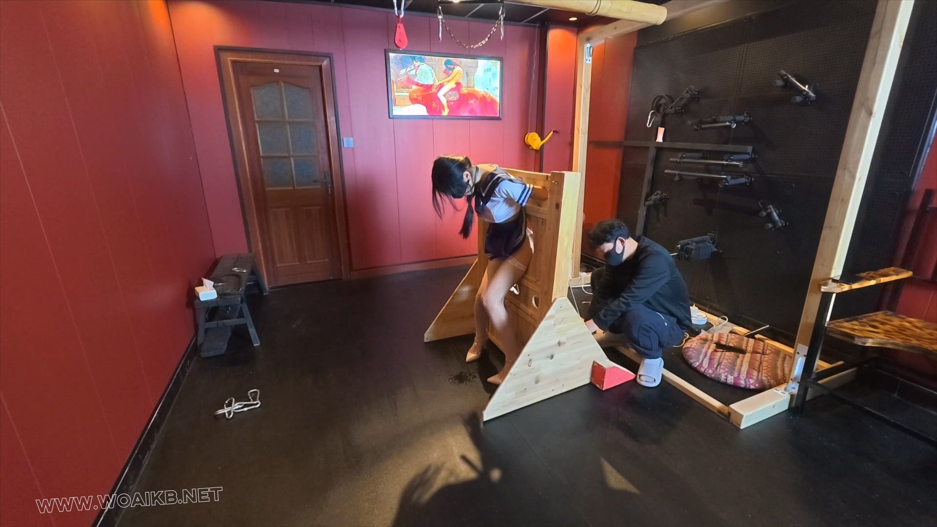 【汤圆】真空袋窒息+固定木质刑架+绳子勒B+滴蜡+Zhen动棒tj+口球流口水 预览图