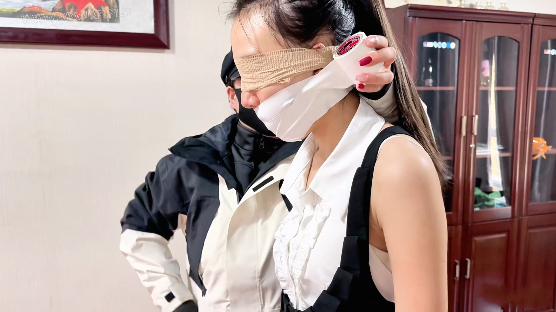直臂弯腰踮脚吊放置惩罚小白花【墙高到抽搐抖腿】 预览图