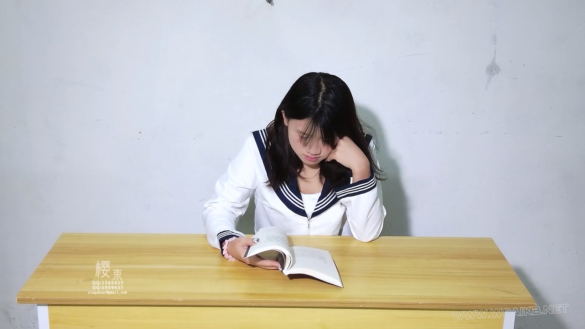 老师惩罚学生绳子捆绑蹲马步深蹲抽打屁股！驷马捆绑放桌上狠狠挠脚心折磨！棒棒跳D... 封面图