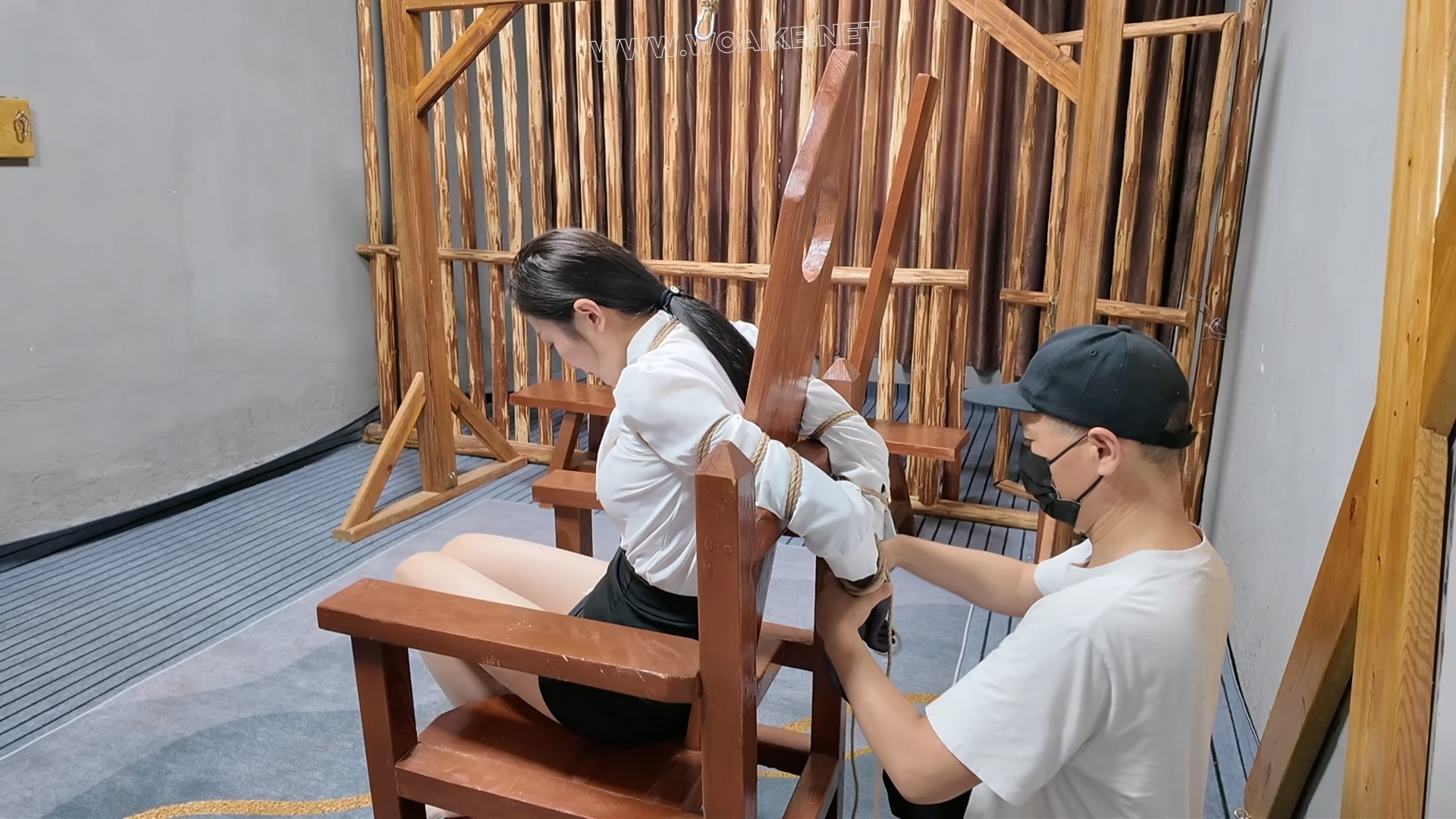 女友佳佳刑椅 预览图
