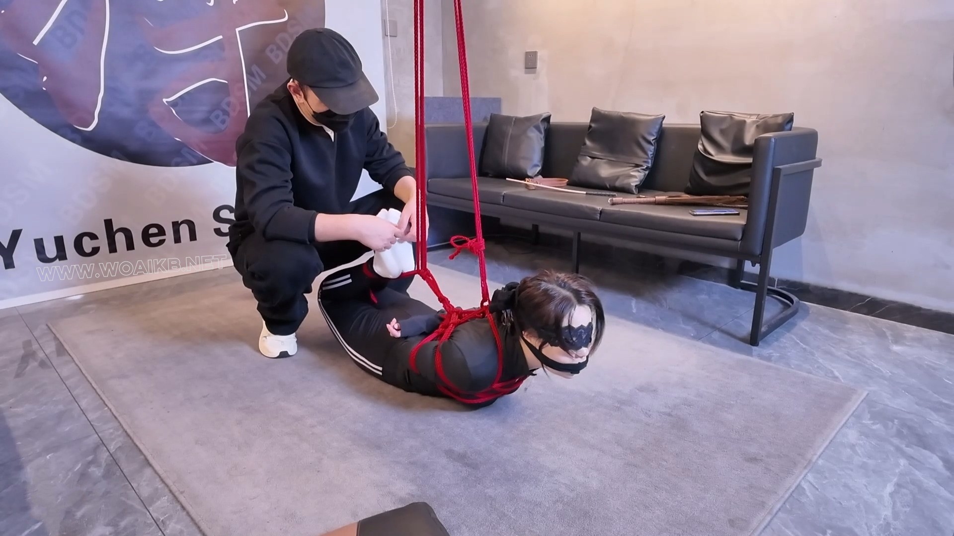 绳艺直播之一只K9的日常 瑜伽裤 K9调教 驷马羞辱 半吊强高 TK加持 粉丝互动 预览图