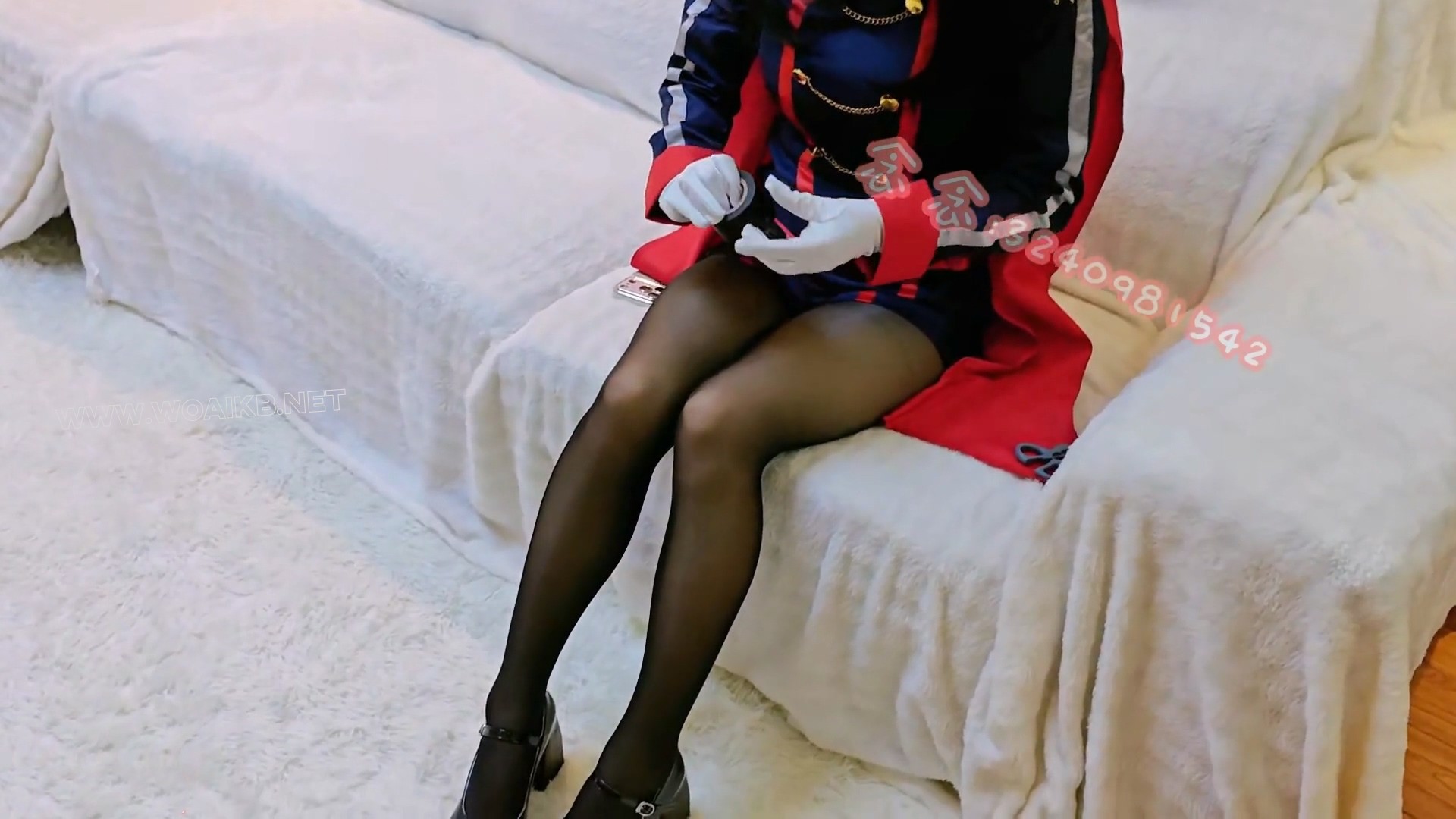 【念念】元旦快乐！被尾随绑架的女coser 被逼胶带自缚 皮带捆绑挣扎 胁迫用按摩棒z... 预览图