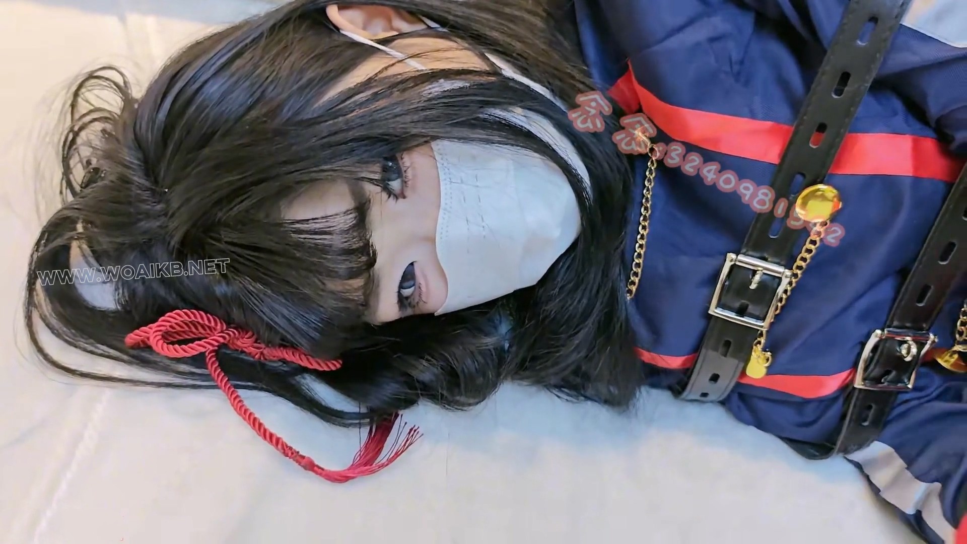 【念念】元旦快乐！被尾随绑架的女coser 被逼胶带自缚 皮带捆绑挣扎 胁迫用按摩棒z... 预览图