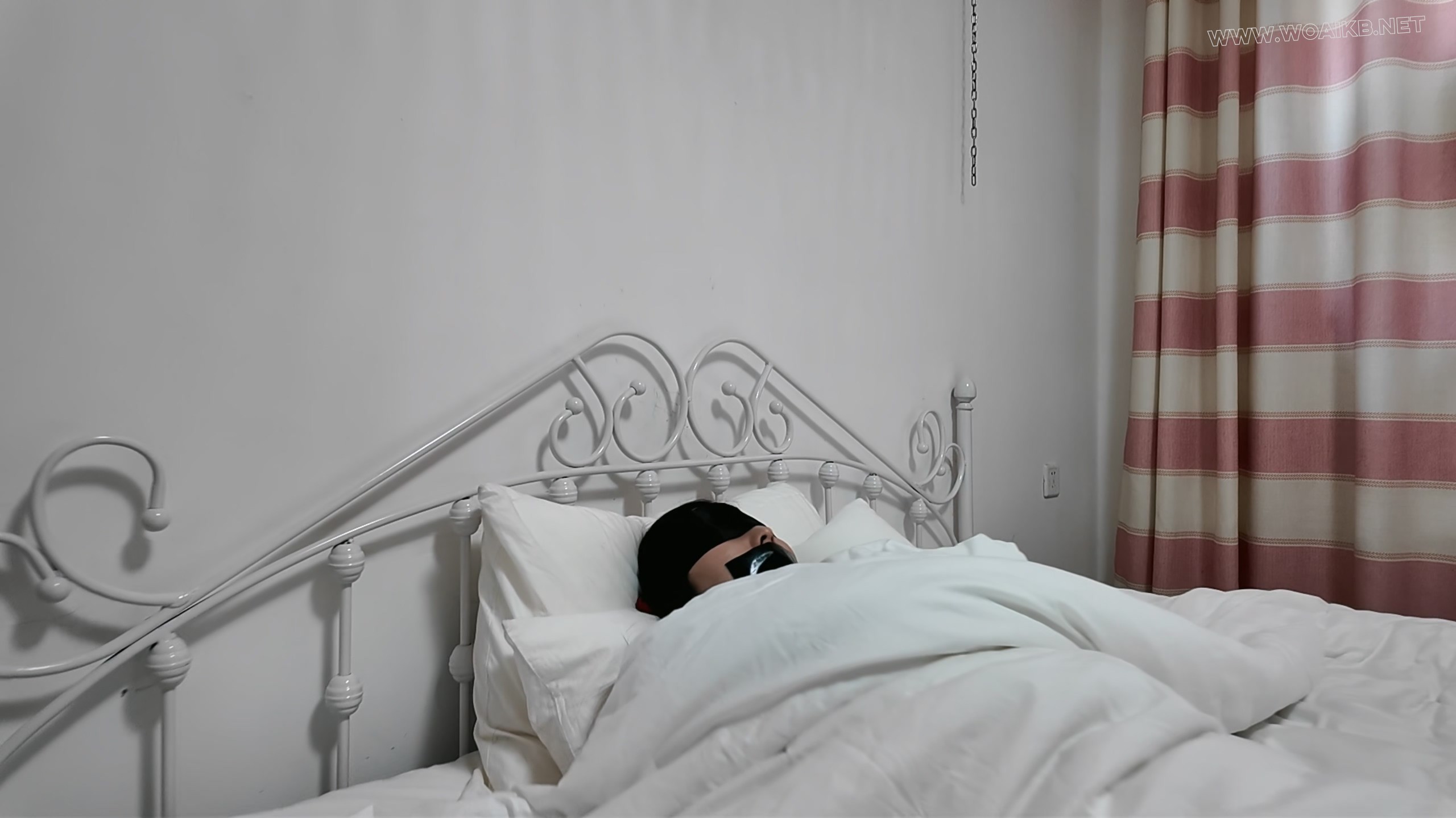 佳佳 绑架女明星 惨遭蹂躏 封面图