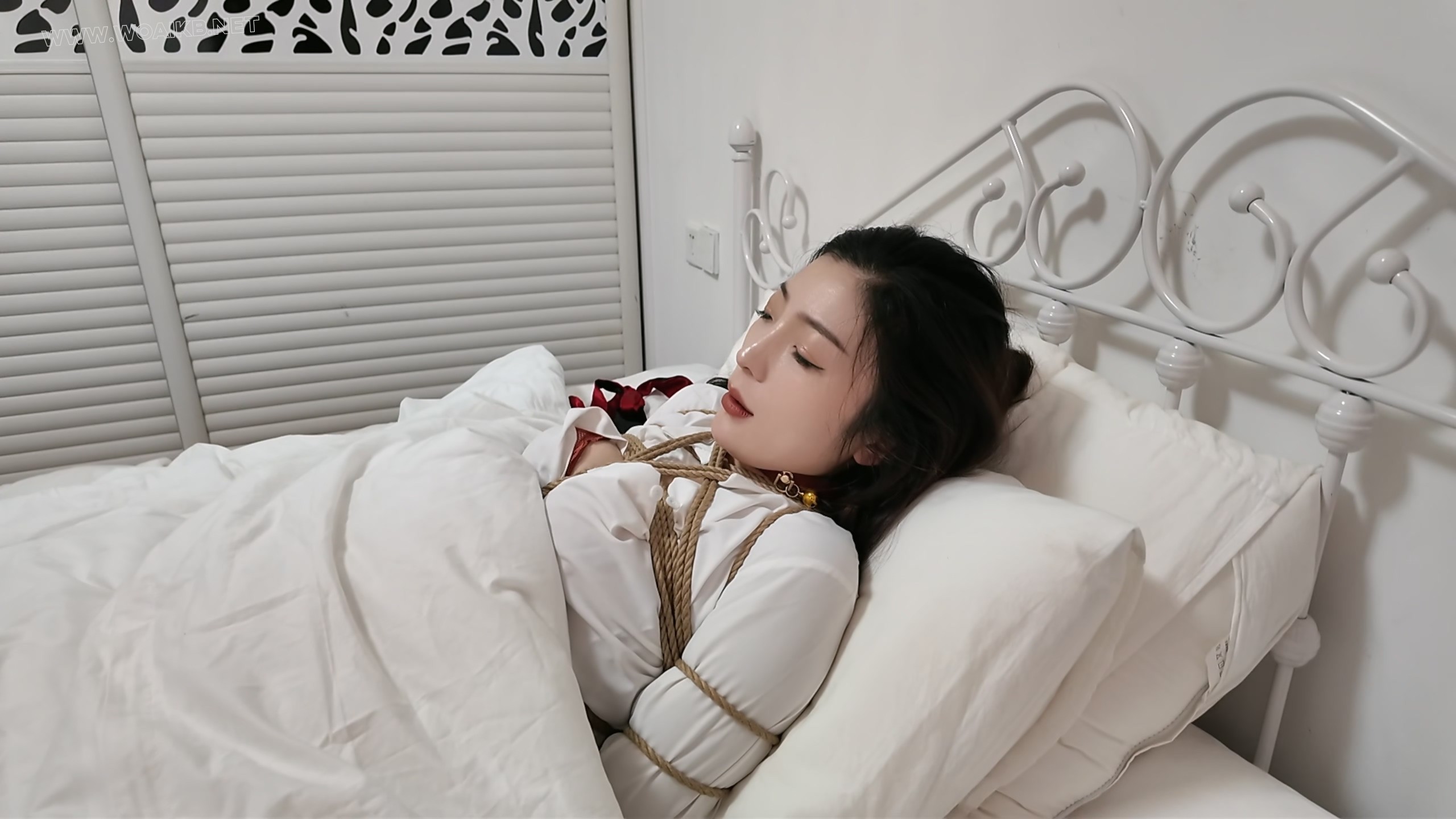 佳佳 绑架女明星 惨遭蹂躏 预览图