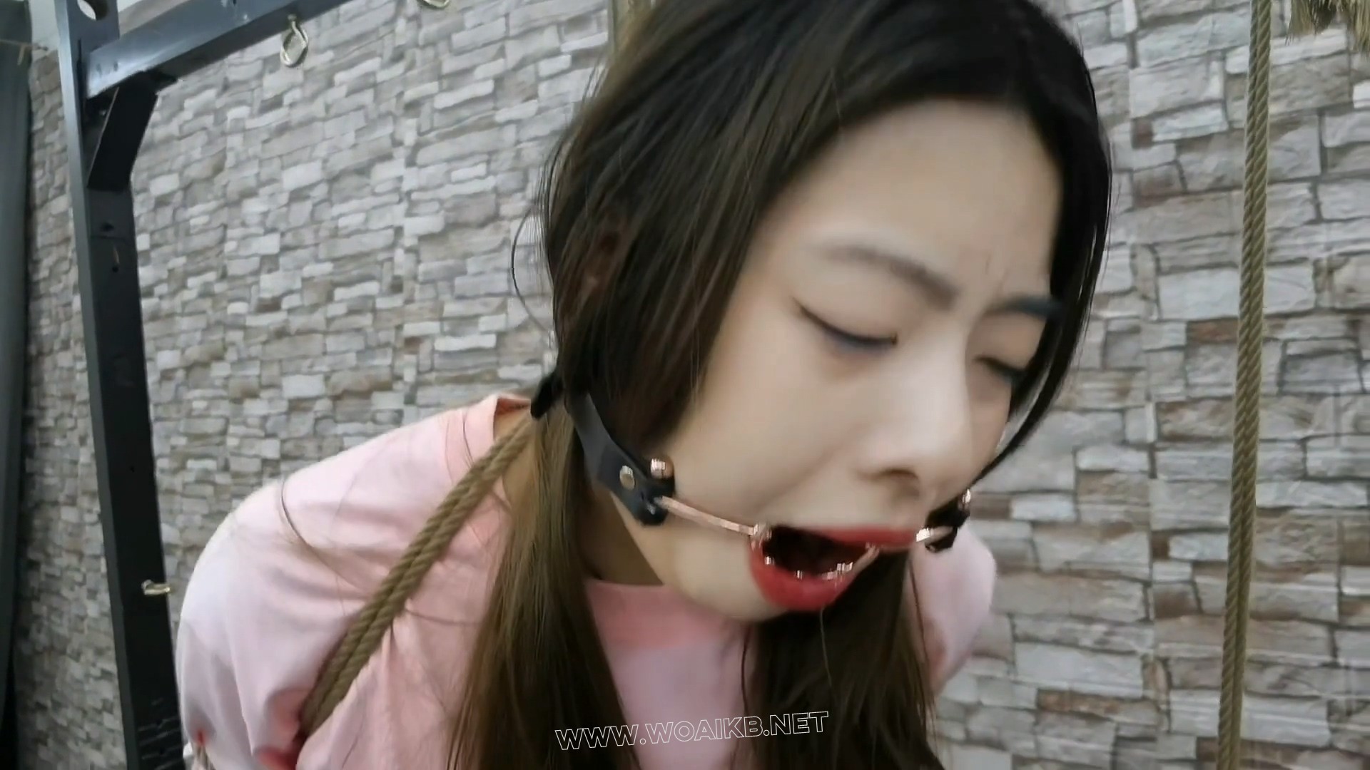 女秘书希希和老板的打赌游戏,希希在被调教过程中如果失禁就算输,她会失禁吗 预览图