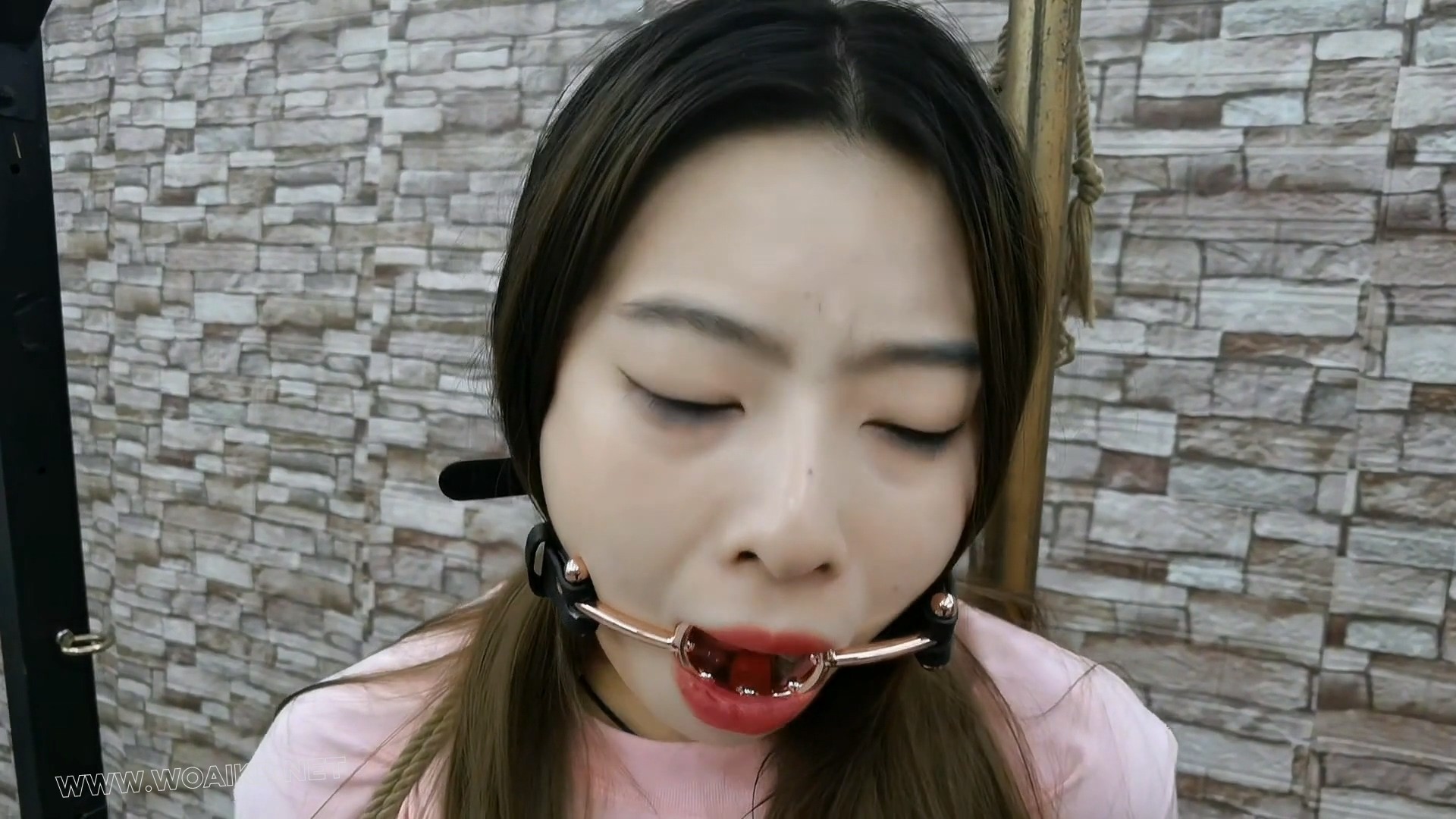 女秘书希希和老板的打赌游戏,希希在被调教过程中如果失禁就算输,她会失禁吗 预览图