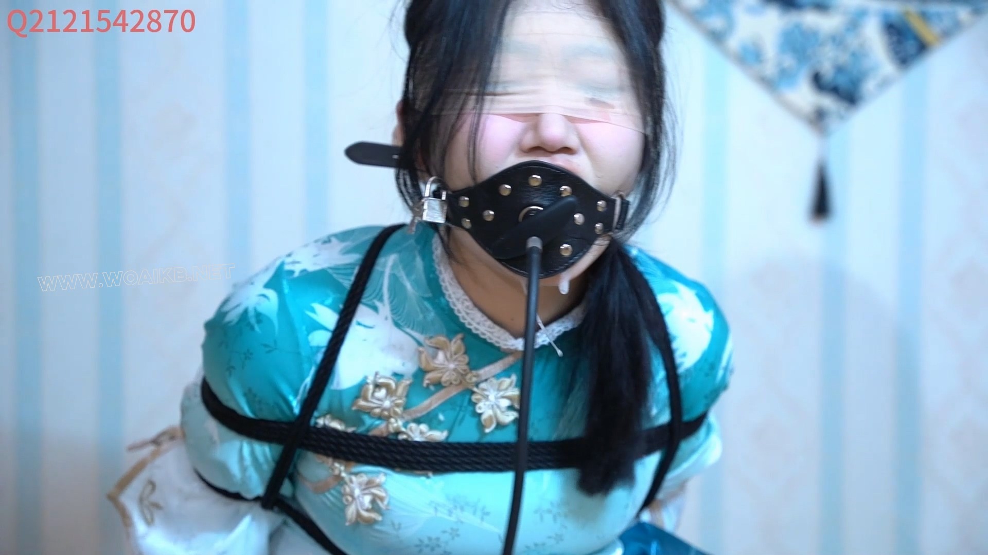 小美尝试cos西施诗语江南 无内震动虐口充气口塞疯狂流大量口水 预览图