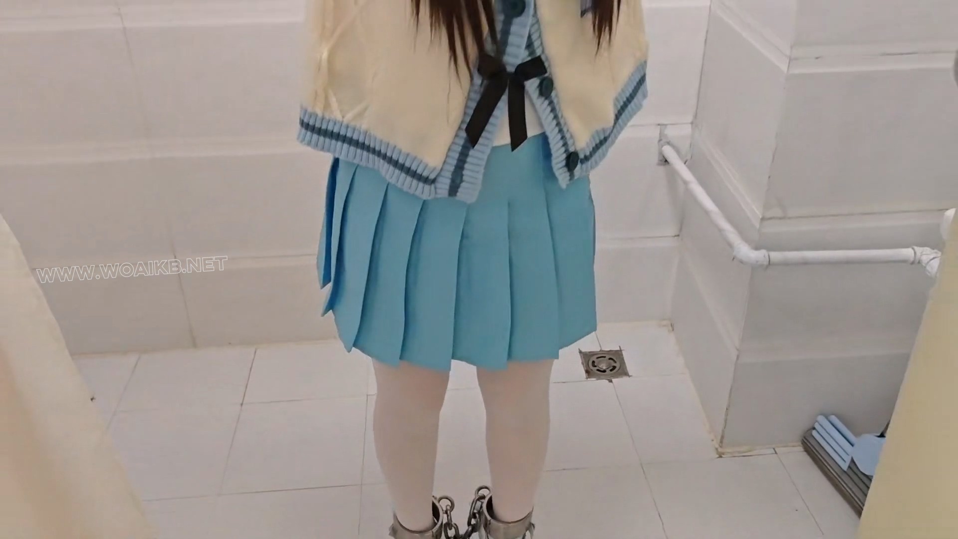 苏苏_被入室尾随的jk少女，捆绑镣铐tk啵啵贝失控模式秒糕 封面图
