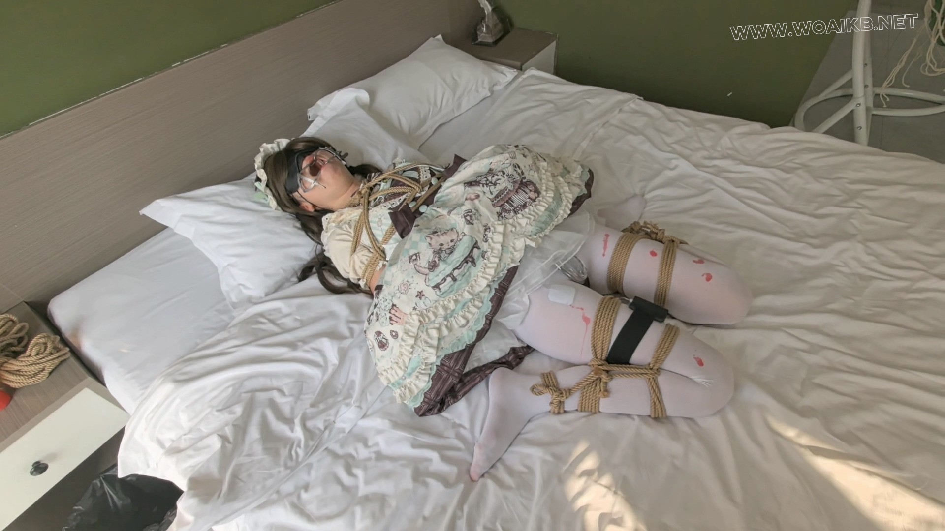 ◤暴走的小萝莉◢温水煮青蛙式的TJ会呈现出什么样的表现 无内白丝 内置震动玩具 电... 预览图