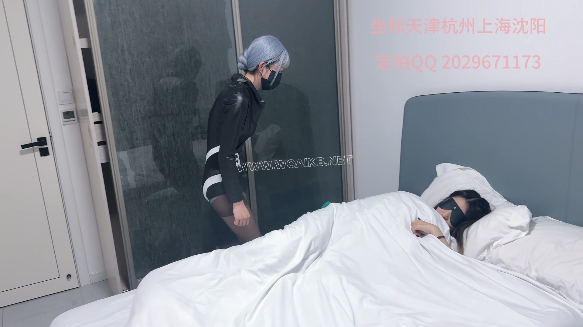 神偷少女深夜潜入宅女偷盗，却被宅女小脚吸引，随即迷晕，羞辱，捆绑，玩弄，，鞋... 预览图