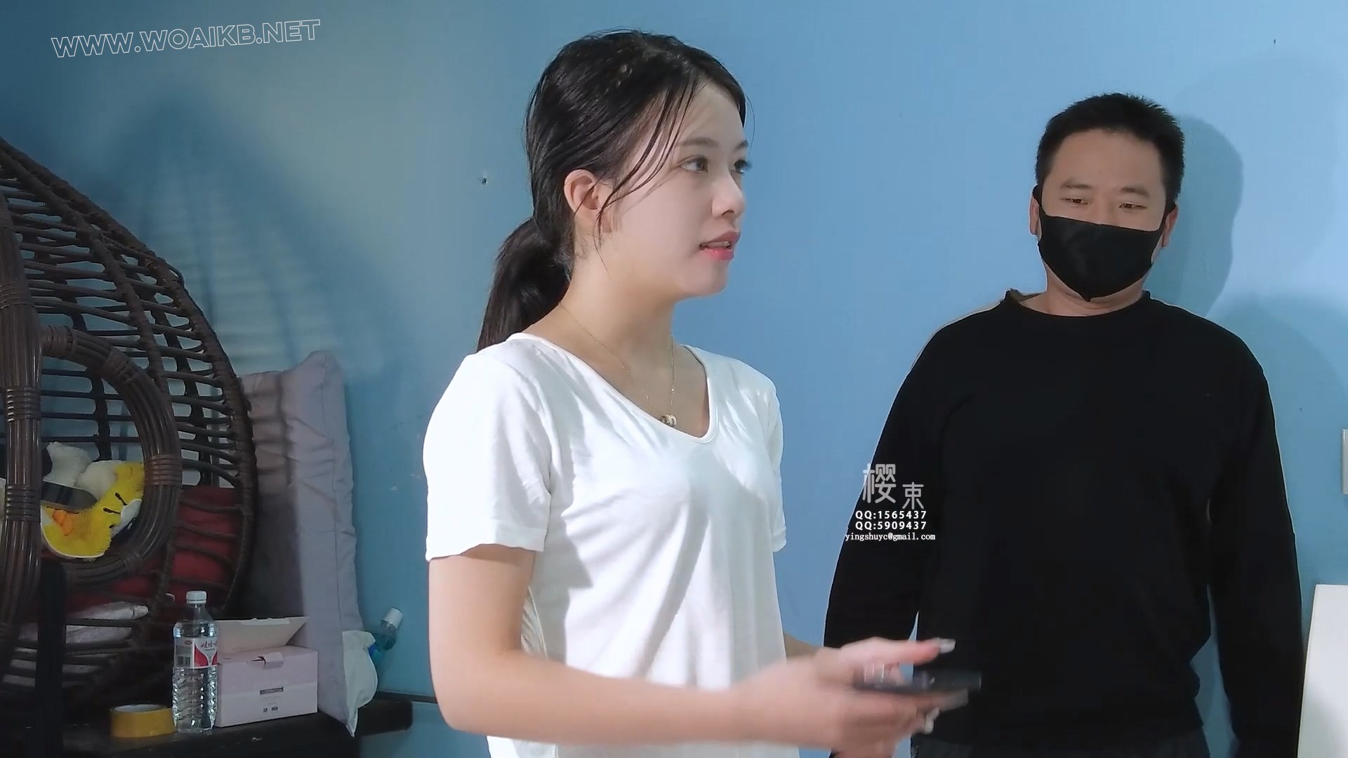 两学生威胁老师供他们玩弄棒棒刺激强G！丝袜驷马捆绑玩弄挠痒丝袜脚心！白袜塞嘴胶... 预览图