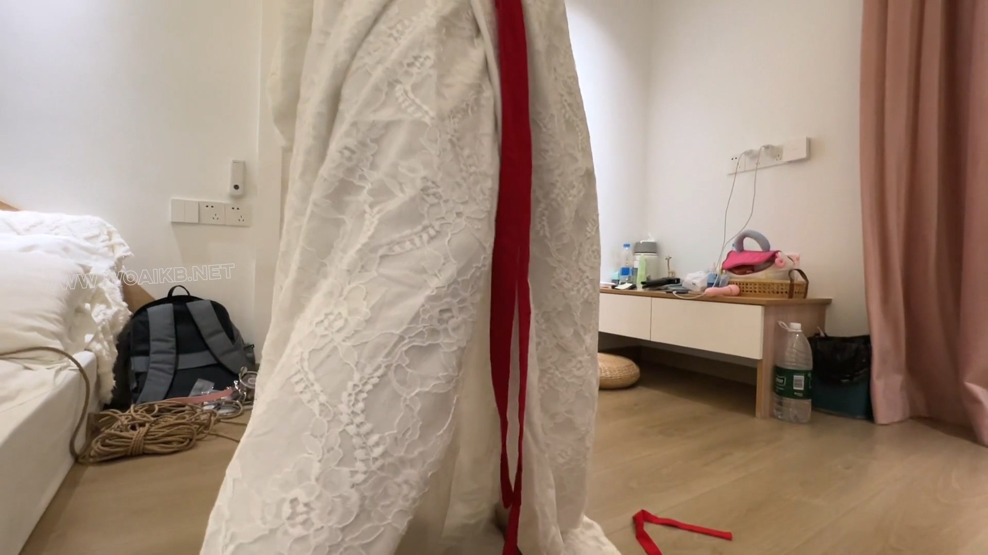 桃花战国袍汉服惨遭圈养奴隶羞辱上 预览图