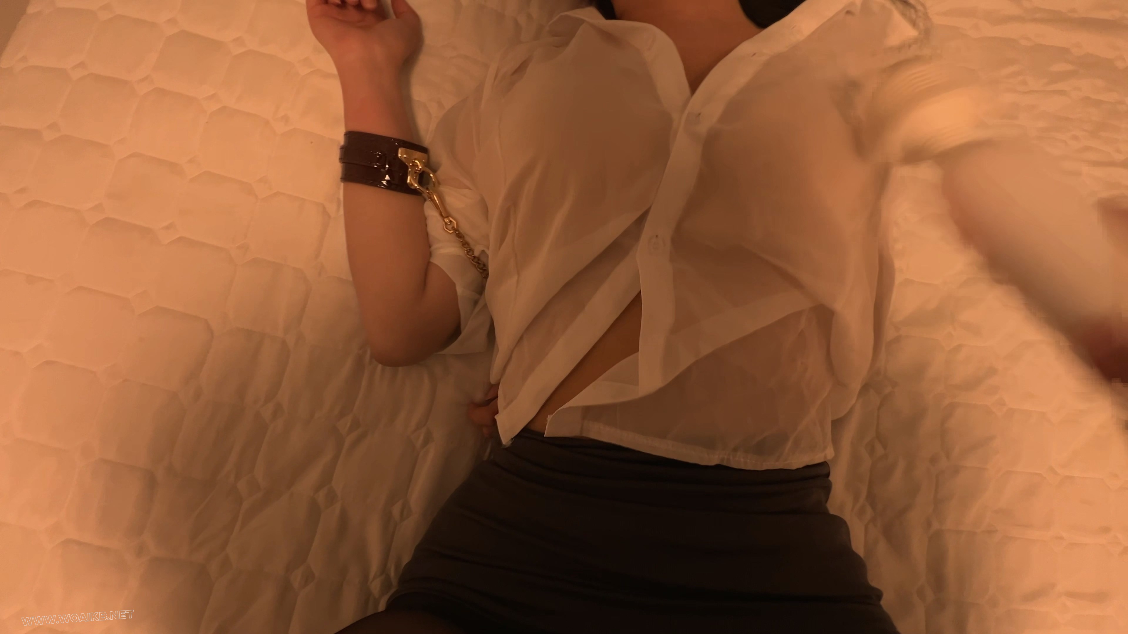 班花在聚会酒局后的调教 预览图