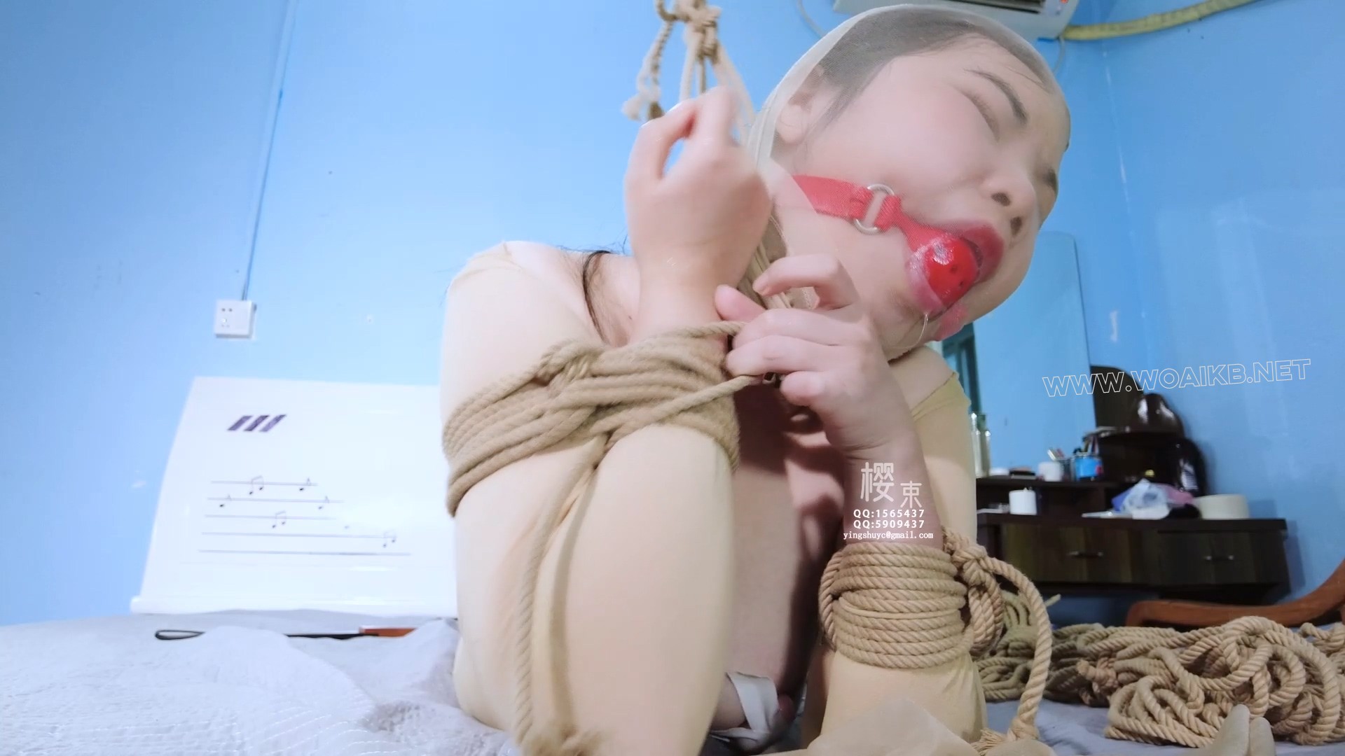 恶毒后妈虐待鞭打继女犬缚捆绑当狗来训！鞭打爬行挠痒折磨！棒棒强G羞辱！ 《恶毒... 预览图
