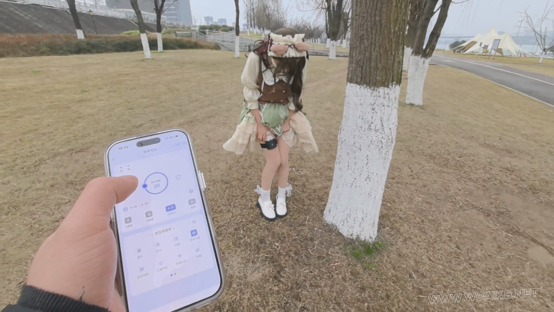 ◤暴走的小萝莉◢ 瞧把我M调成什么骚样了 内裤堵嘴封嘴 波波贝 电击器户外羞耻强高 预览图